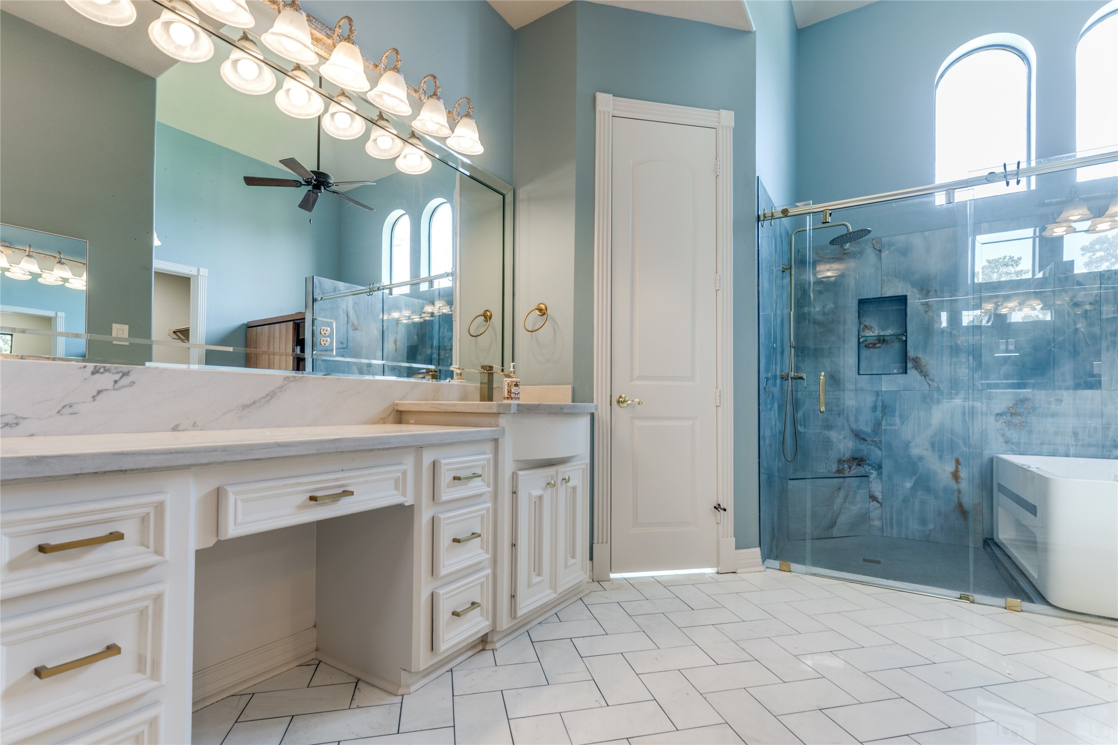 Spring, Texas, 77389, United States, 4 Bedrooms Bedrooms, ,7 BathroomsBathrooms,Residential,For Sale,1917972
