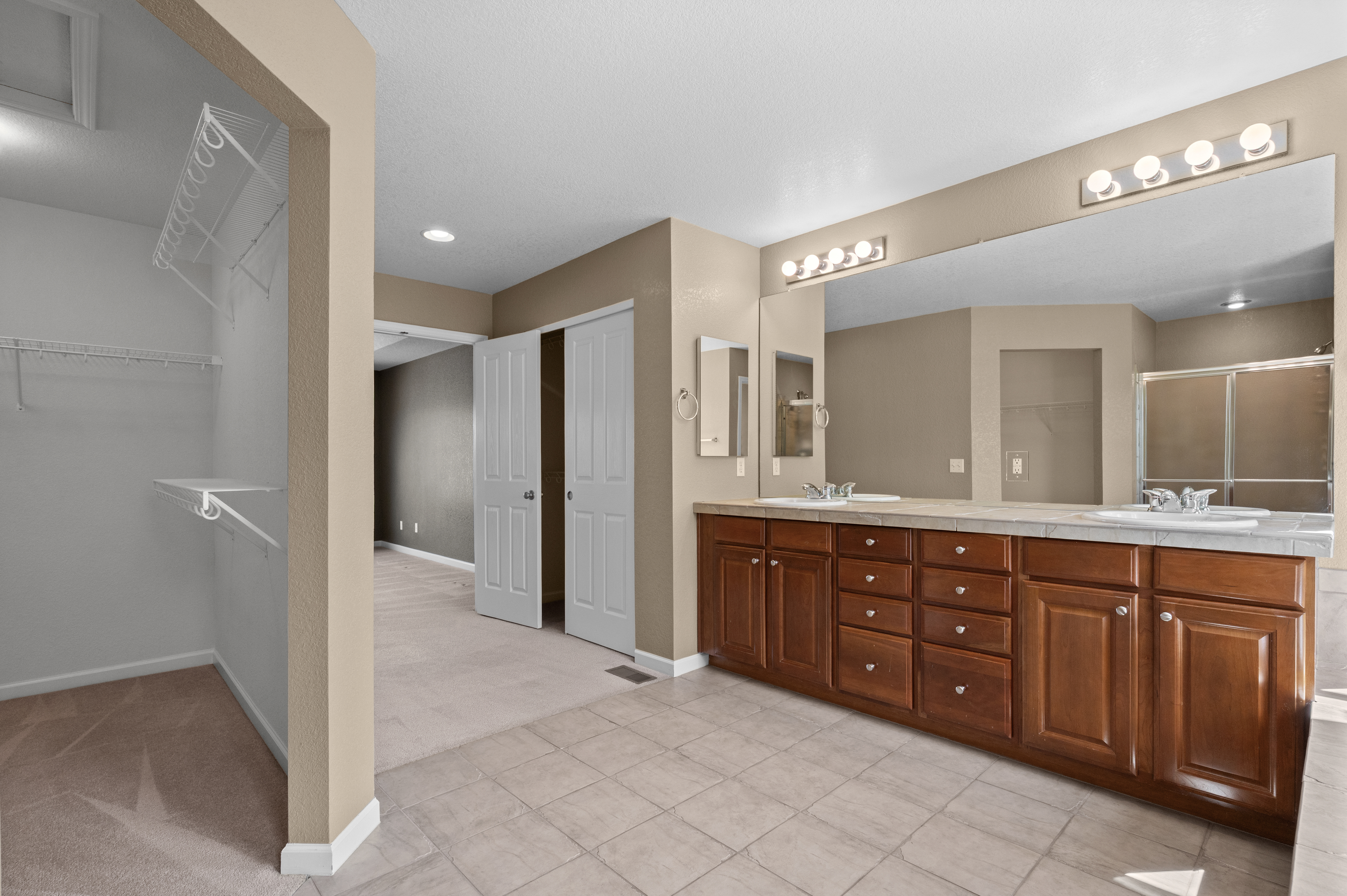  4-Bedroom Home Located Next to Black Bear Golf Club in the Villages of Parker - 物件實景