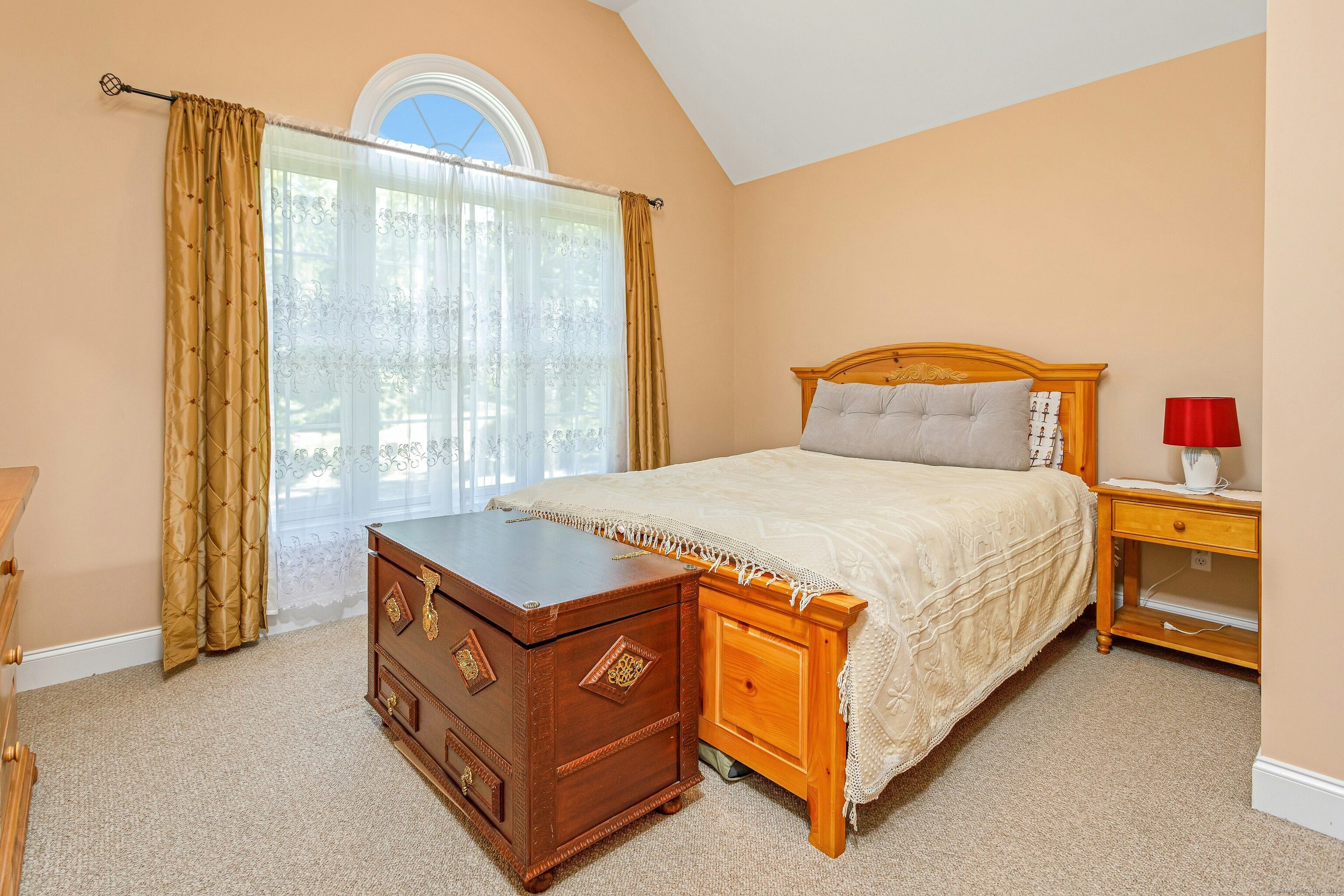 Shelton, Connecticut, 06484, United States, 3 Bedrooms Bedrooms, ,3 BathroomsBathrooms,Residential,For Sale,1875450