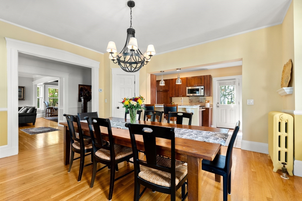 Newton, Massachusetts, 02458, United States, 5 Bedrooms Bedrooms, ,4 BathroomsBathrooms,Residential,For Sale,1941717