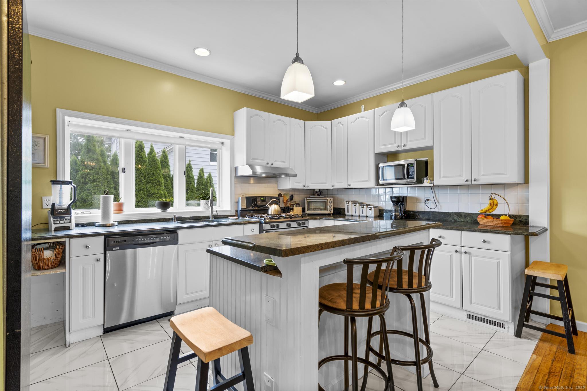 Fairfield, Connecticut, 06825, United States, 3 Bedrooms Bedrooms, ,2 BathroomsBathrooms,Residential,For Sale,1990331