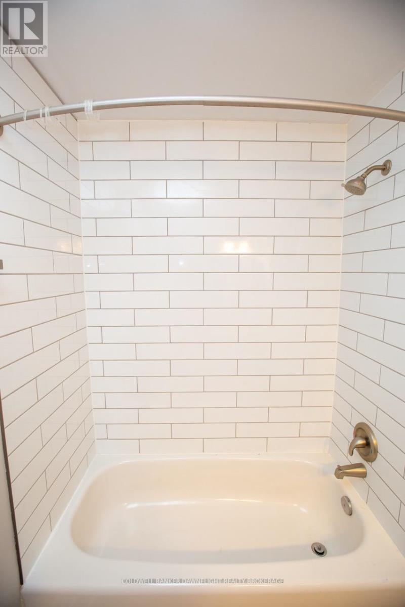 LONDON EAST (EAST G), Ontario, N6B 3H9, CA, 4 Bedrooms Bedrooms, ,3 BathroomsBathrooms,Residential,For Sale,1949851