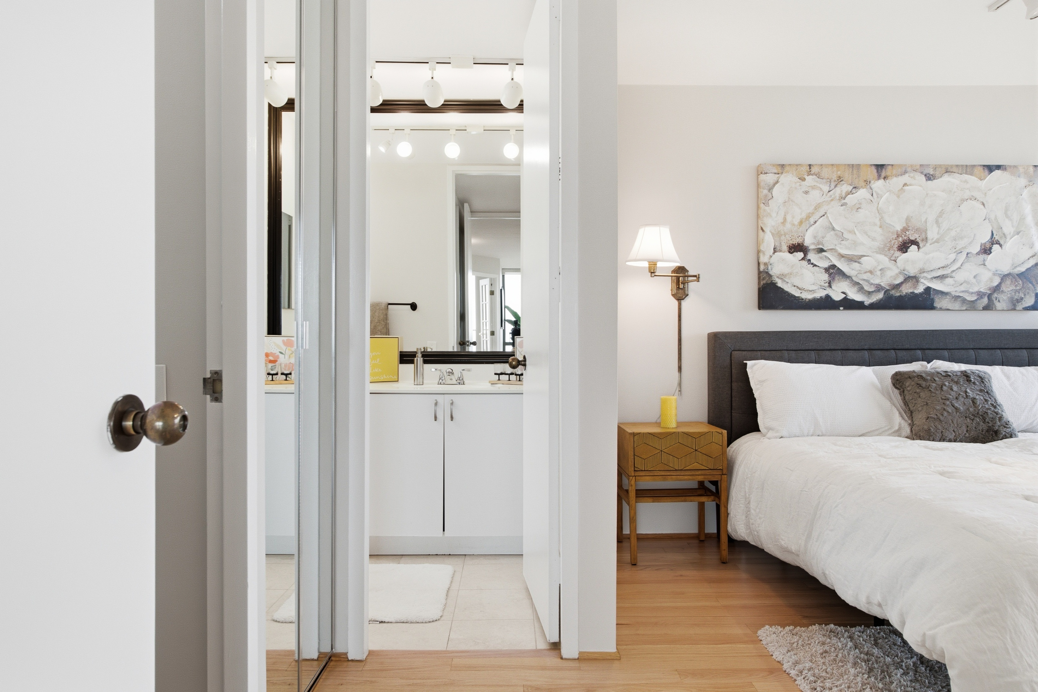  Spectacular 2-bedroom, 2-bath Corner Residence Perched High Above Lincoln Park - 物件實景