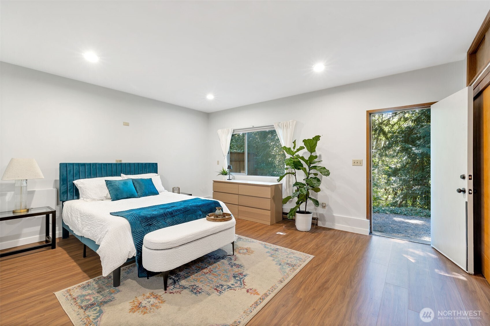 Seattle, Washington, 98125, United States, 4 Bedrooms Bedrooms, ,1 BathroomBathrooms,Residential,For Sale,1977932