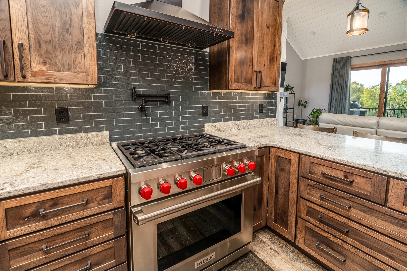 Carbondale, Illinois, 62902, United States, 3 Bedrooms Bedrooms, ,8 BathroomsBathrooms,Residential,For Sale,1986074