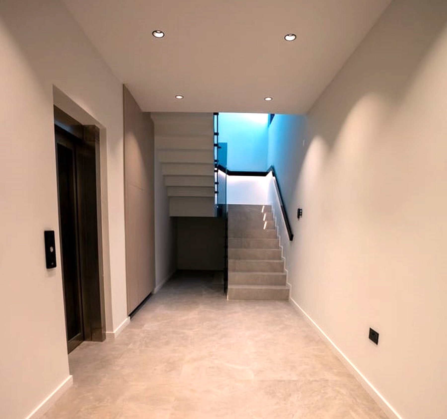  6 Bedroom 3 Level Hillside Villa with Sea Views in Paniotis, Limassol - 物件實景