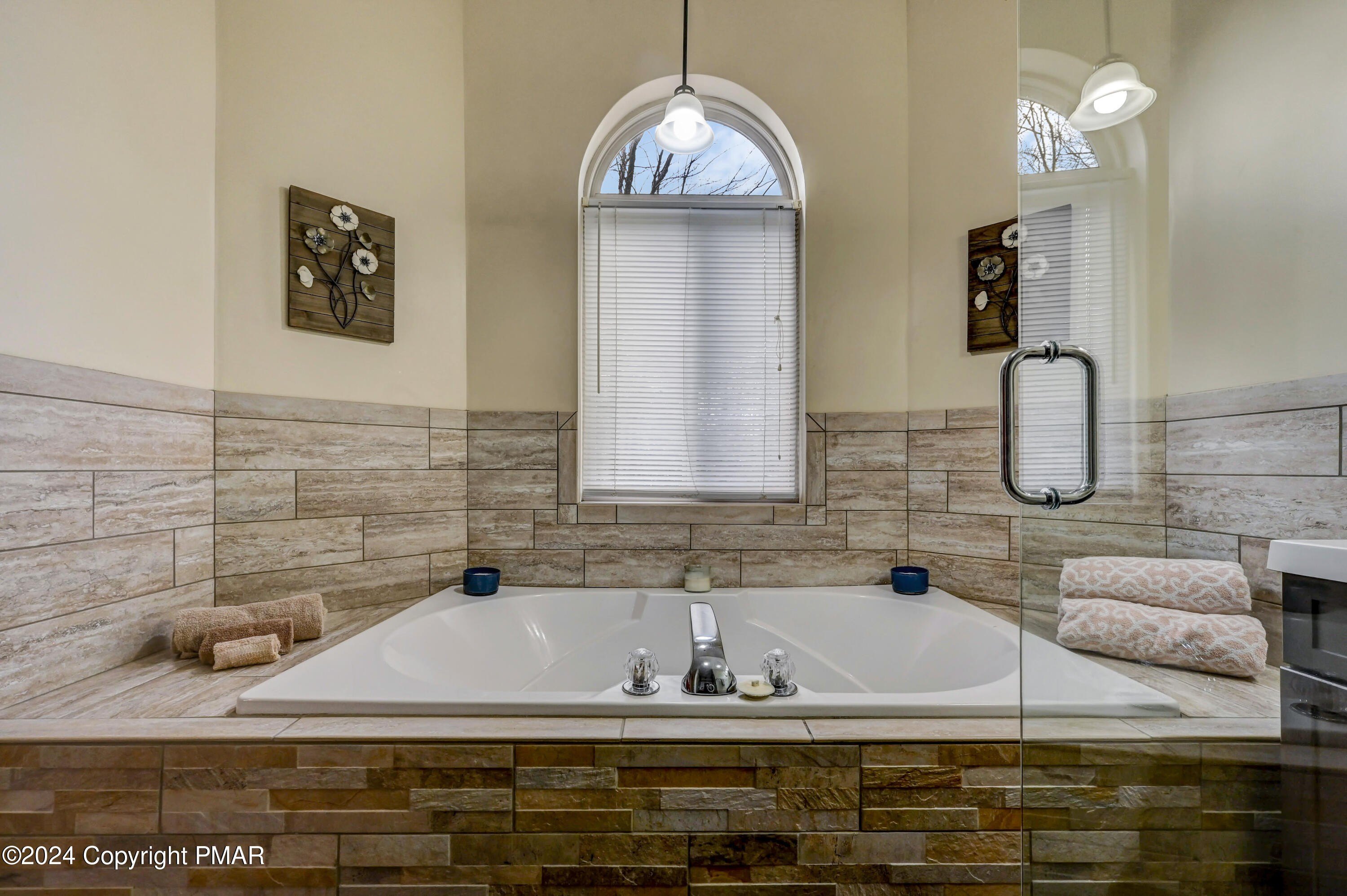 Pocono Pines, Pennsylvania, 18350, United States, 4 Bedrooms Bedrooms, ,3 BathroomsBathrooms,Residential,For Sale,1981114