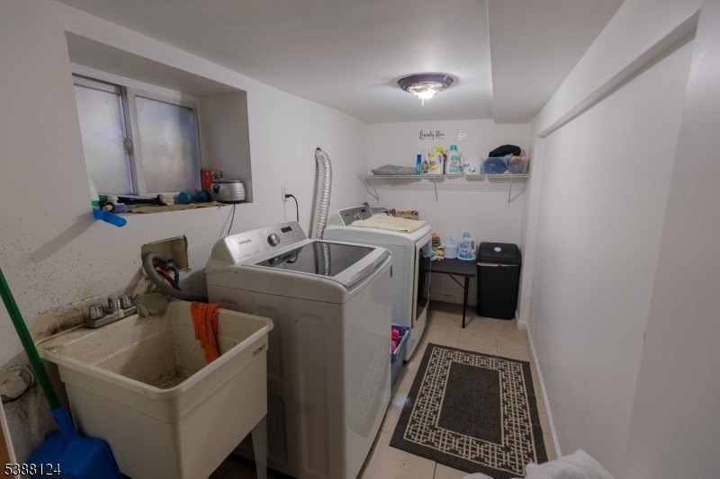 East Orange City, New Jersey, 07017-1719, United States, 4 Bedrooms Bedrooms, ,3 BathroomsBathrooms,Residential,For Sale,1978198