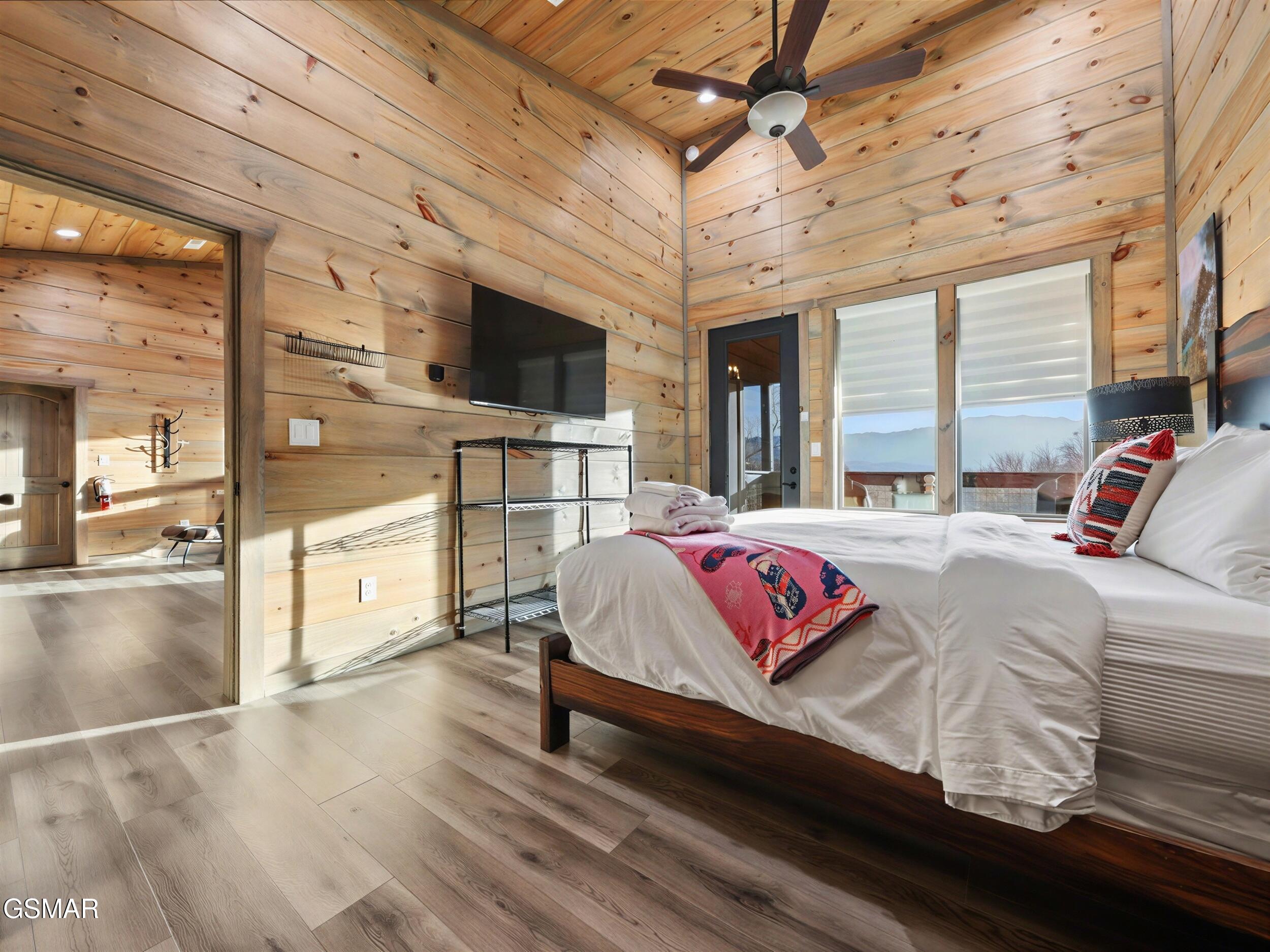 Gatlinburg, Tennessee, 37738, United States, 3 Bedrooms Bedrooms, ,4 BathroomsBathrooms,Residential,For Sale,2012548