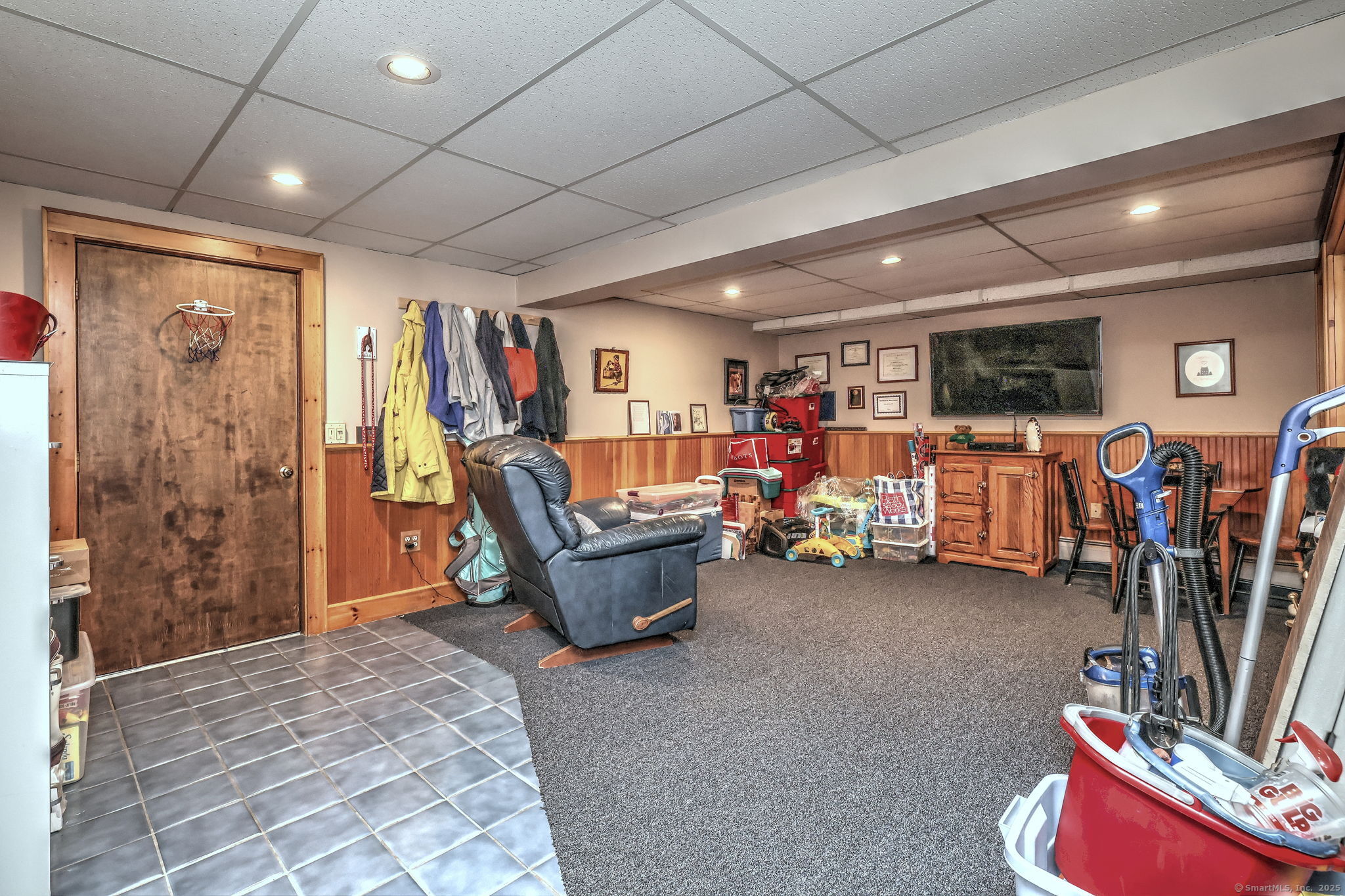 Milford, Connecticut, 06461, United States, 3 Bedrooms Bedrooms, ,3 BathroomsBathrooms,Residential,For Sale,1938642