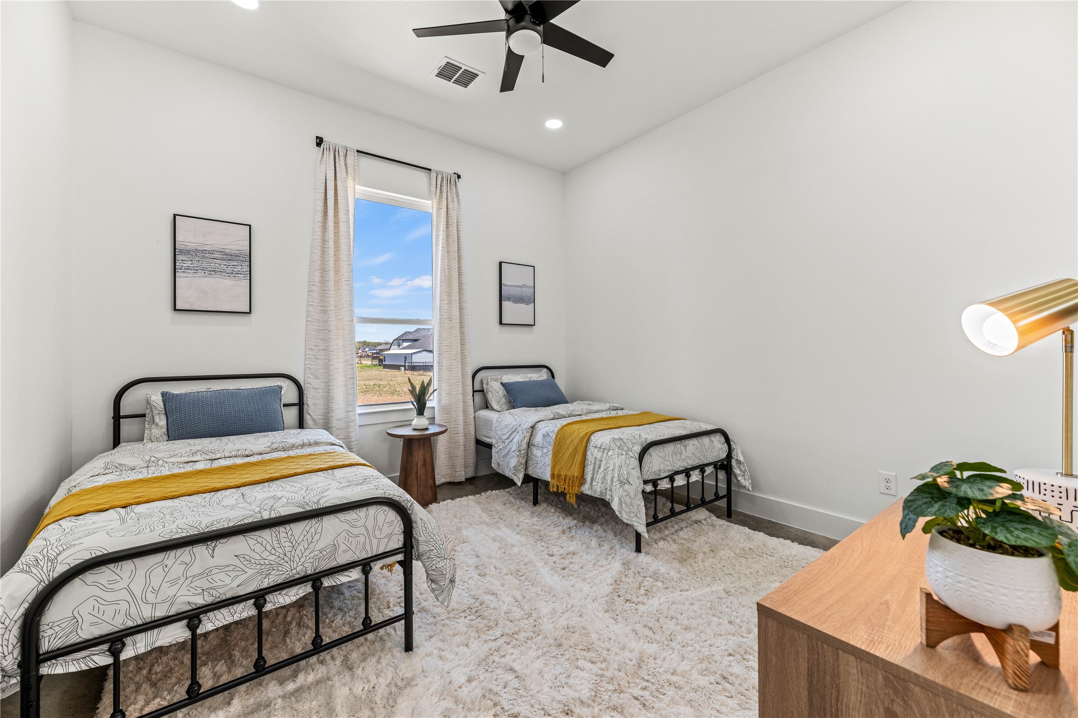 Waxahachie, Texas, 76064, United States, 4 Bedrooms Bedrooms, ,3 BathroomsBathrooms,Residential,For Sale,1857043