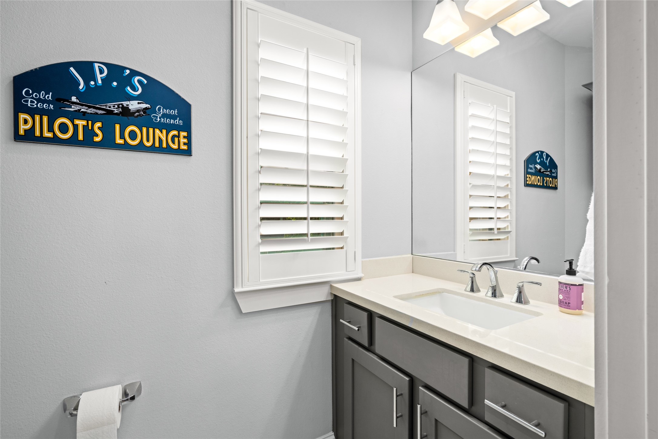  1045 Rosepoint Street - 物件實景