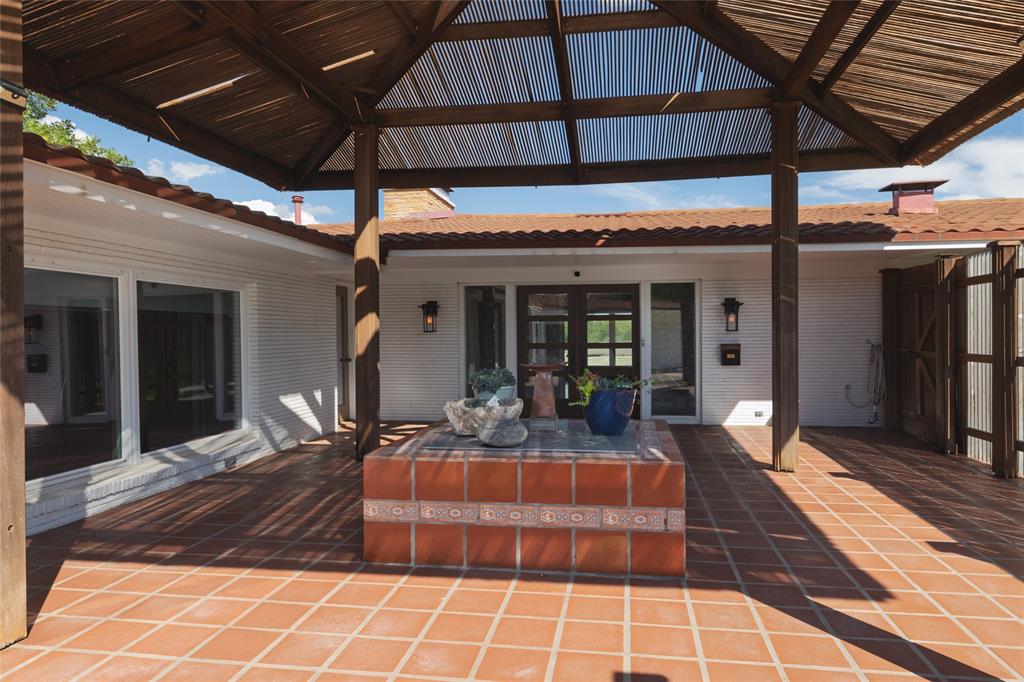 Weatherford, Texas, 76086, United States, 3 Bedrooms Bedrooms, ,4 BathroomsBathrooms,Residential,For Sale,1974864