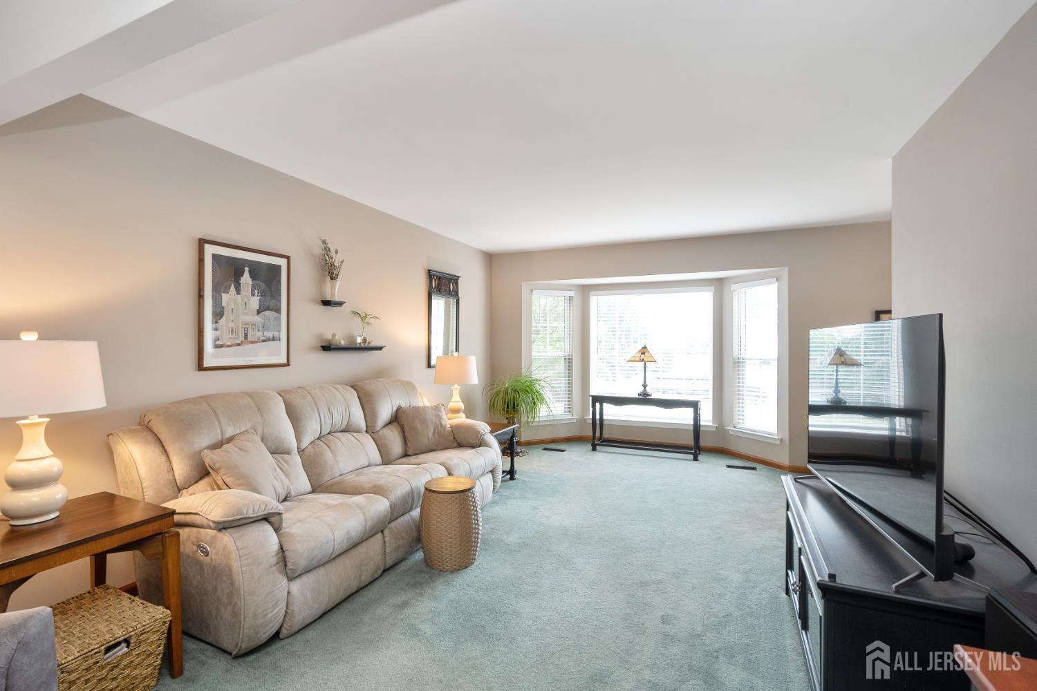 Piscataway, New Jersey, 08854, United States, 4 Bedrooms Bedrooms, ,3 BathroomsBathrooms,Residential,For Sale,1979846