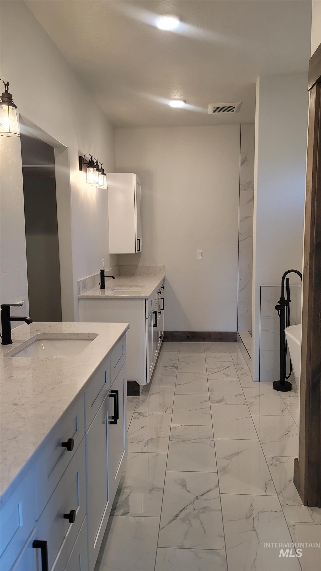 Council, Idaho, 83612, United States, 3 Bedrooms Bedrooms, ,3 BathroomsBathrooms,Residential,For Sale,1845652