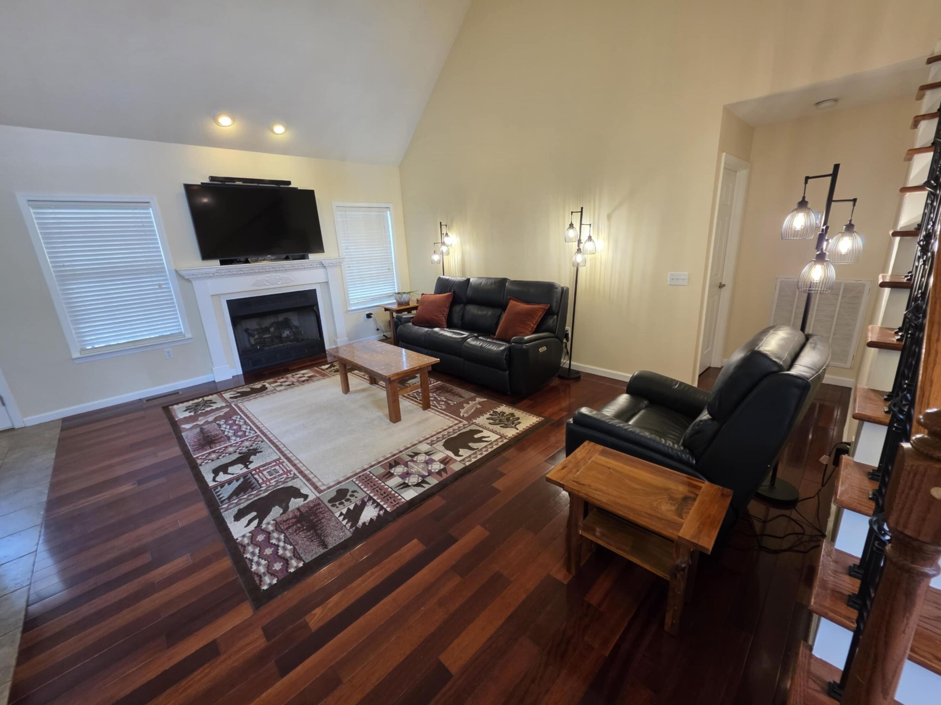 Spring City, Tennessee, 37381, United States, 4 Bedrooms Bedrooms, ,3 BathroomsBathrooms,Residential,For Sale,1927411