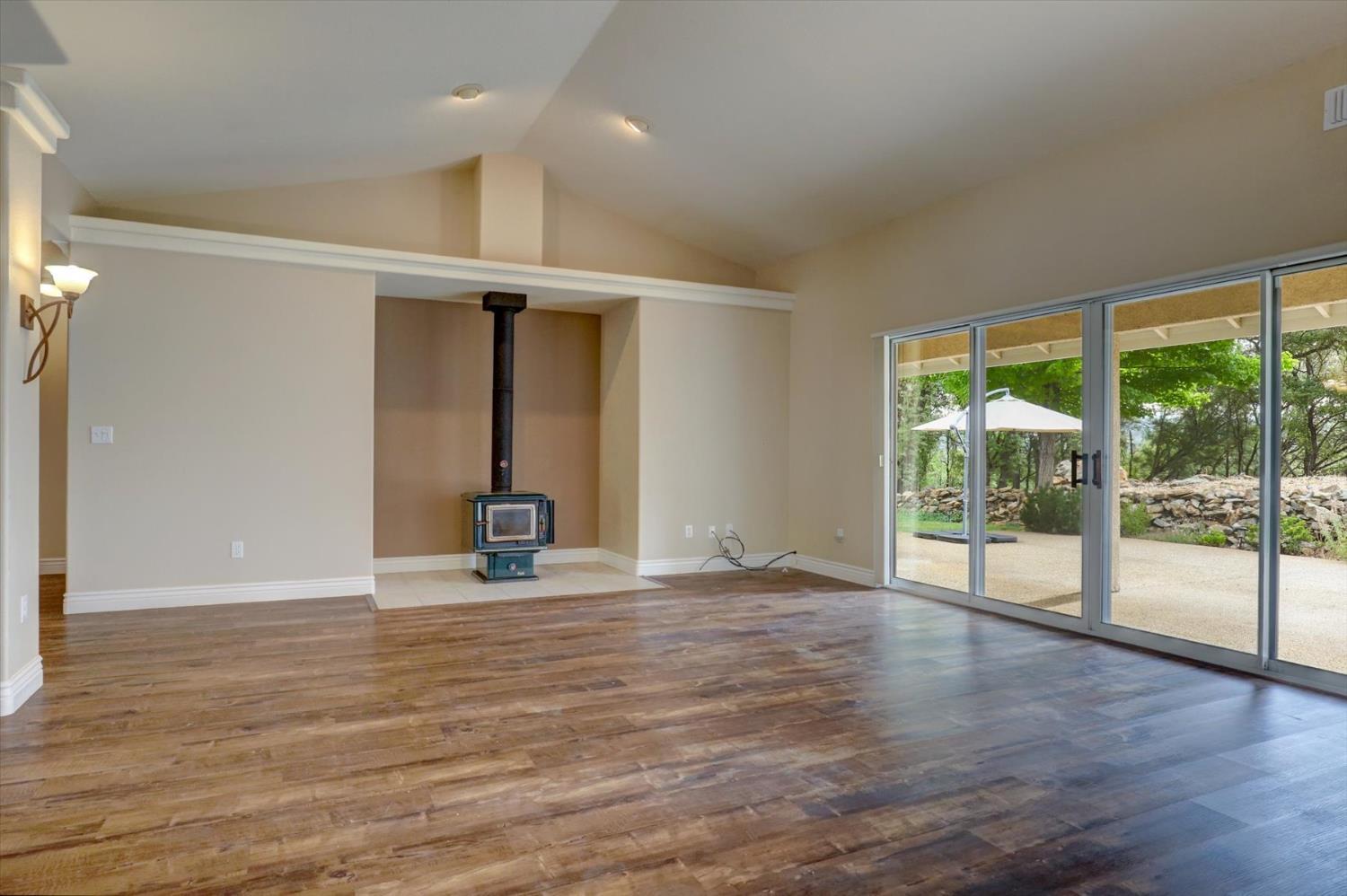 Penn Valley, California, 95946, United States, 3 Bedrooms Bedrooms, ,2 BathroomsBathrooms,Residential,For Sale,1902443