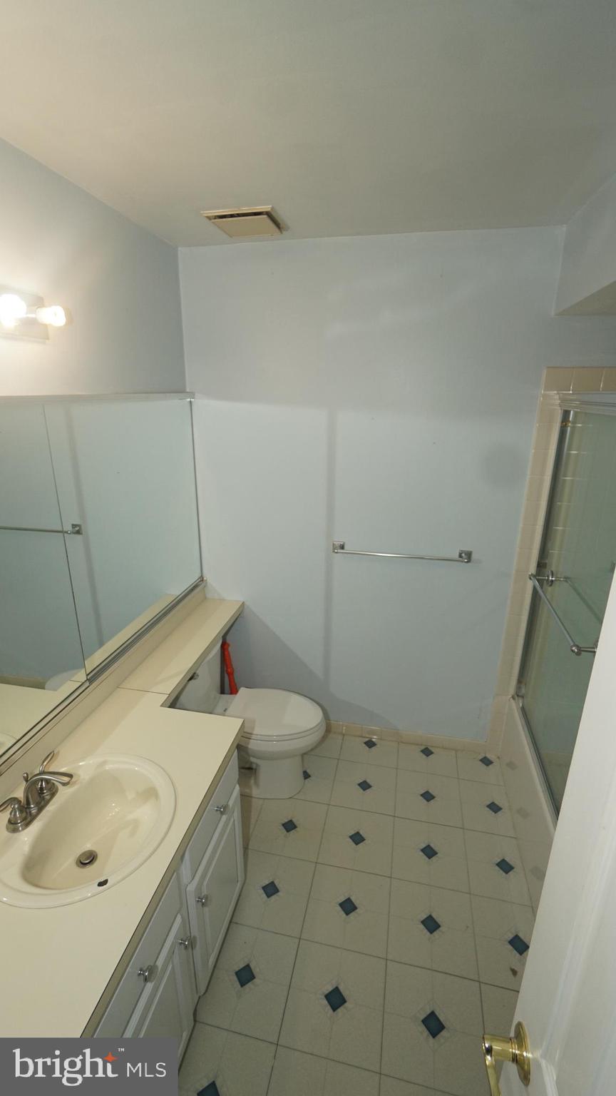 YARDLEY, Pennsylvania, 19067, United States, 4 Bedrooms Bedrooms, ,3 BathroomsBathrooms,Residential,For Sale,1988556