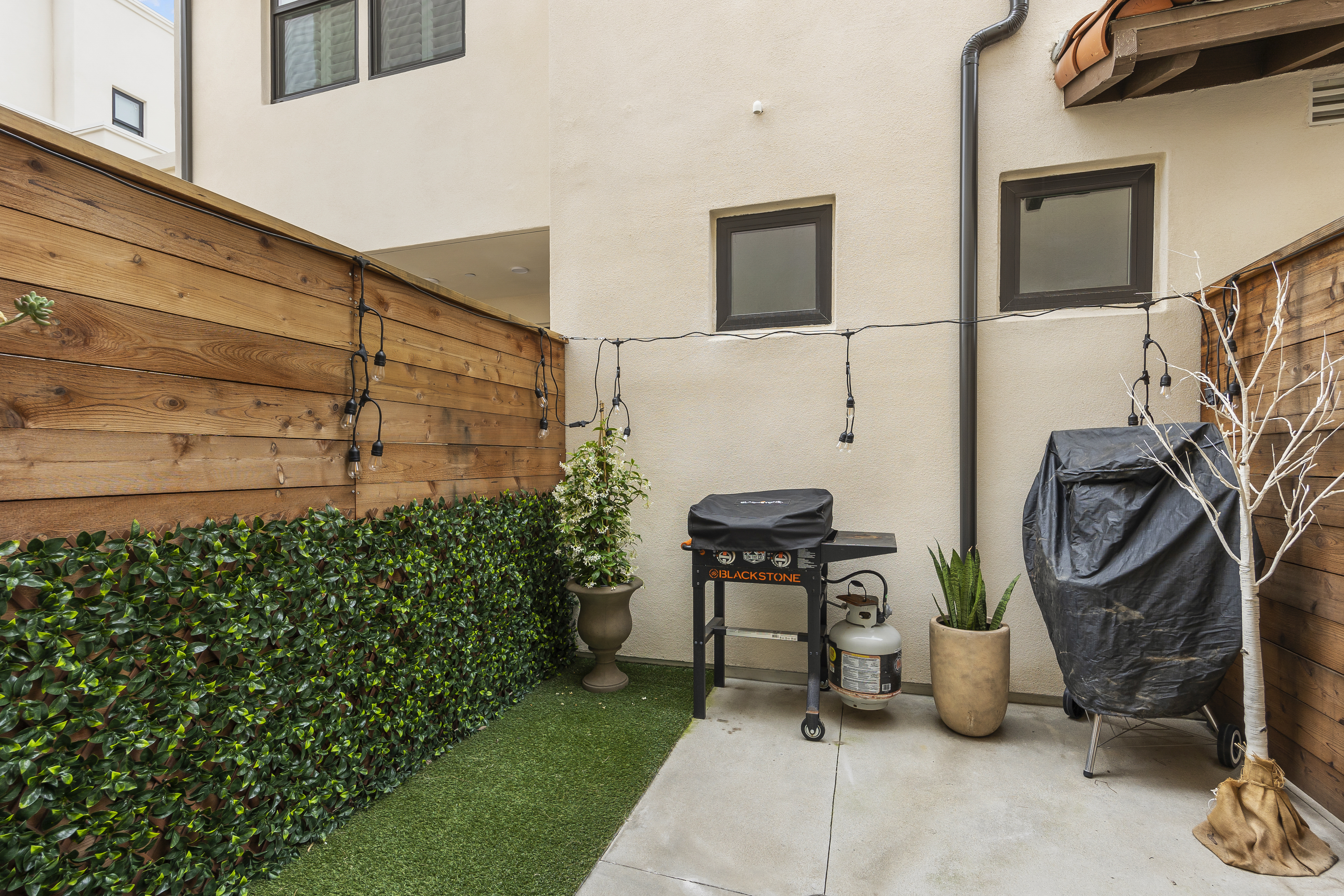  1536 East Thompson Boulevard, Ventura, CA 93001 - 物件實景