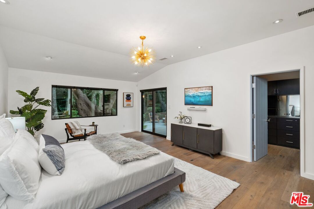 Malibu, California, 90265, United States, 5 Bedrooms Bedrooms, ,3 BathroomsBathrooms,Residential,For Sale,1998415