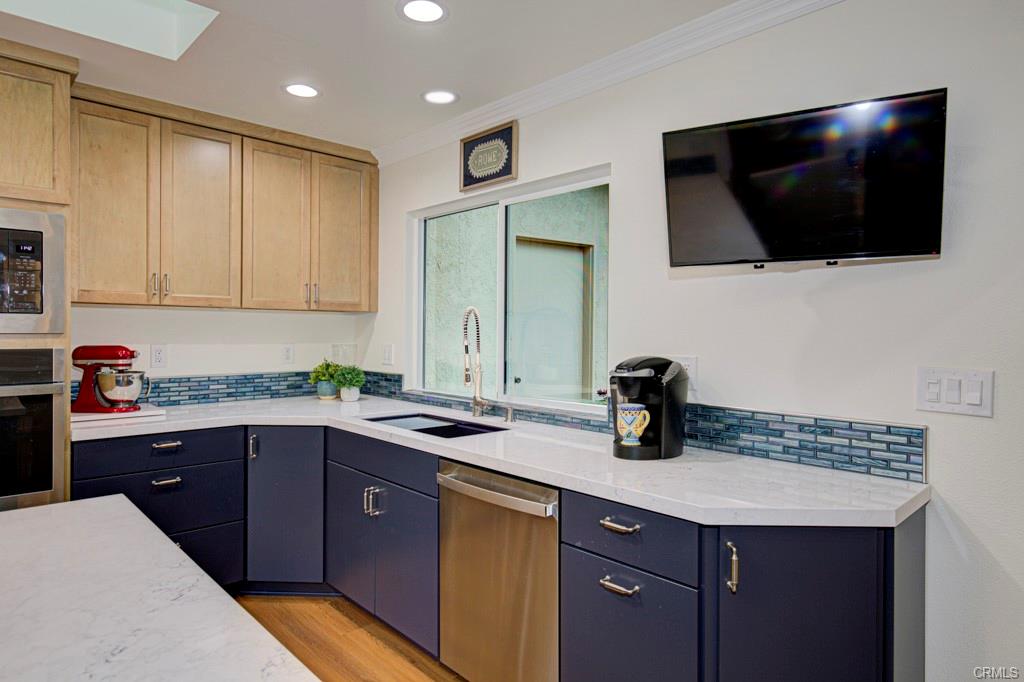 Laguna Woods, California, 92637, United States, 2 Bedrooms Bedrooms, ,Residential,For Sale,2005707