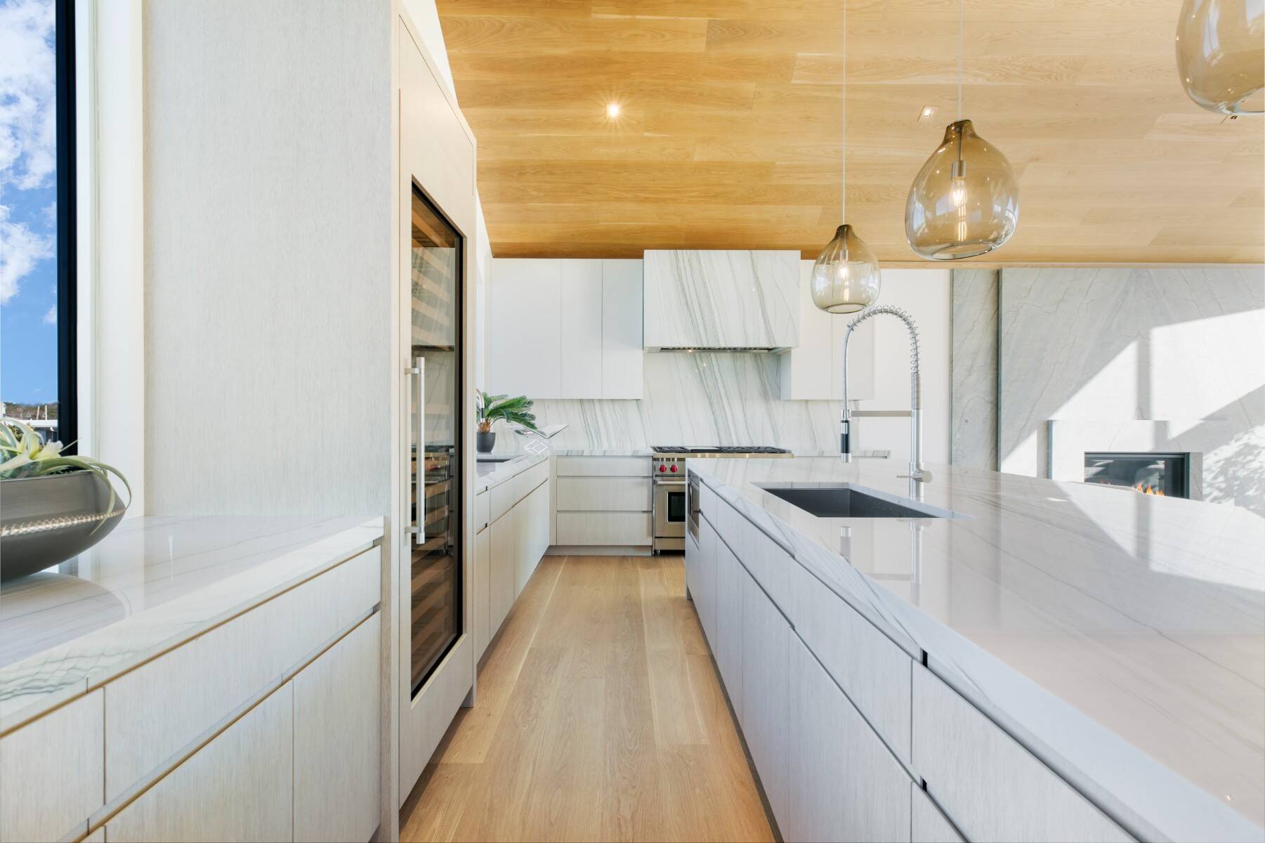  BRAND NEW MODERN OCEANFRONT w/ POOL on 2.6 ACRES IN AMAGANSETT - 物件實景