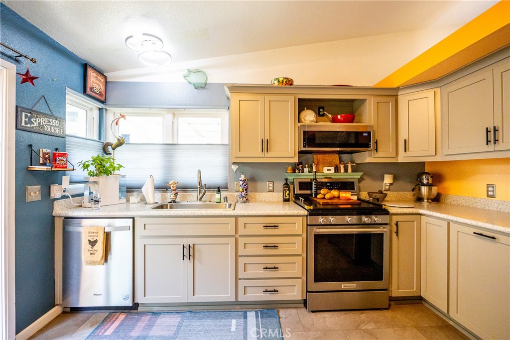 Paso Robles, California, 93446, United States, 2 Bedrooms Bedrooms, ,2 BathroomsBathrooms,Residential,For Sale,1977542