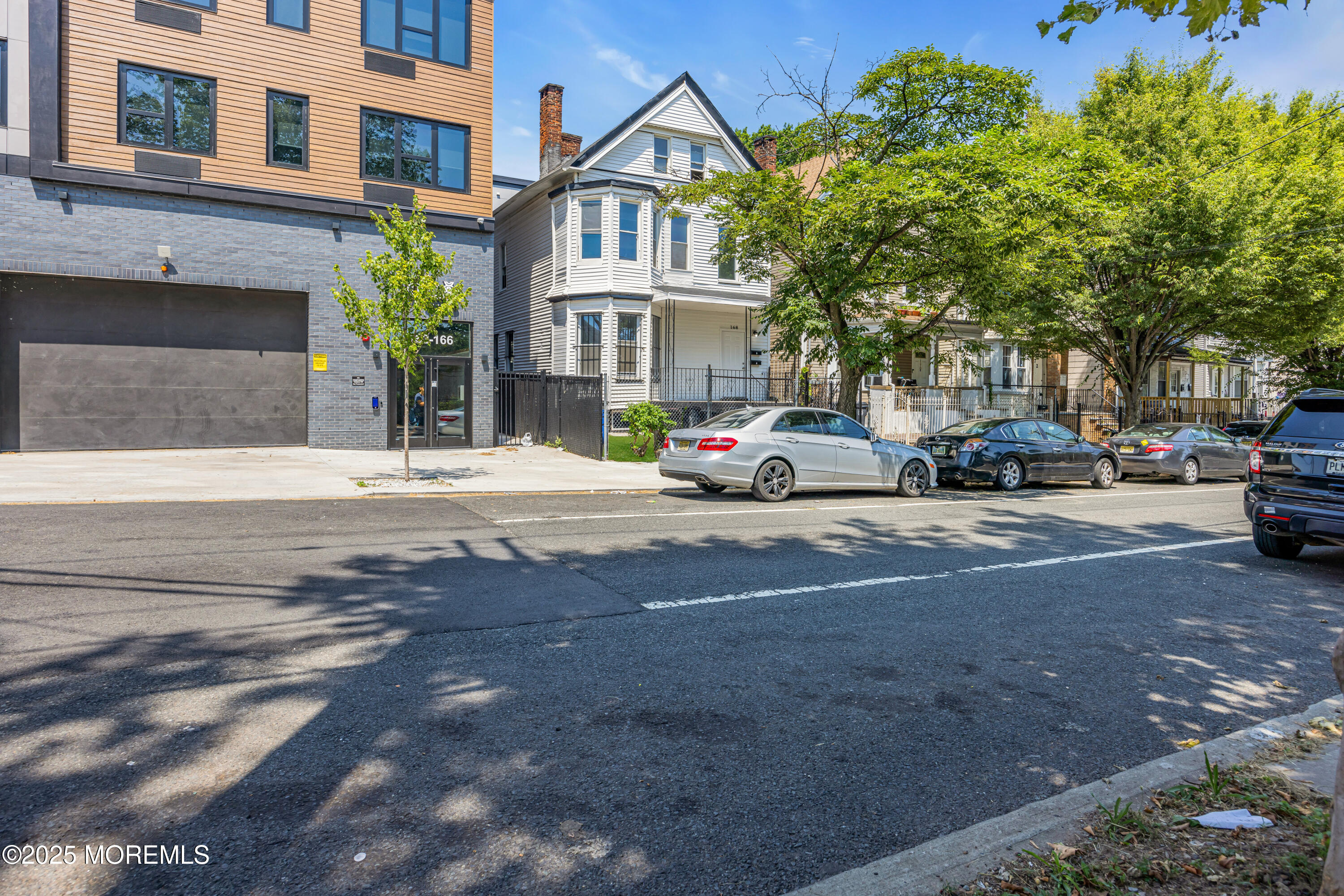 Newark, New Jersey, 07107, United States, 6 Bedrooms Bedrooms, ,3 BathroomsBathrooms,Residential,For Sale,1937916