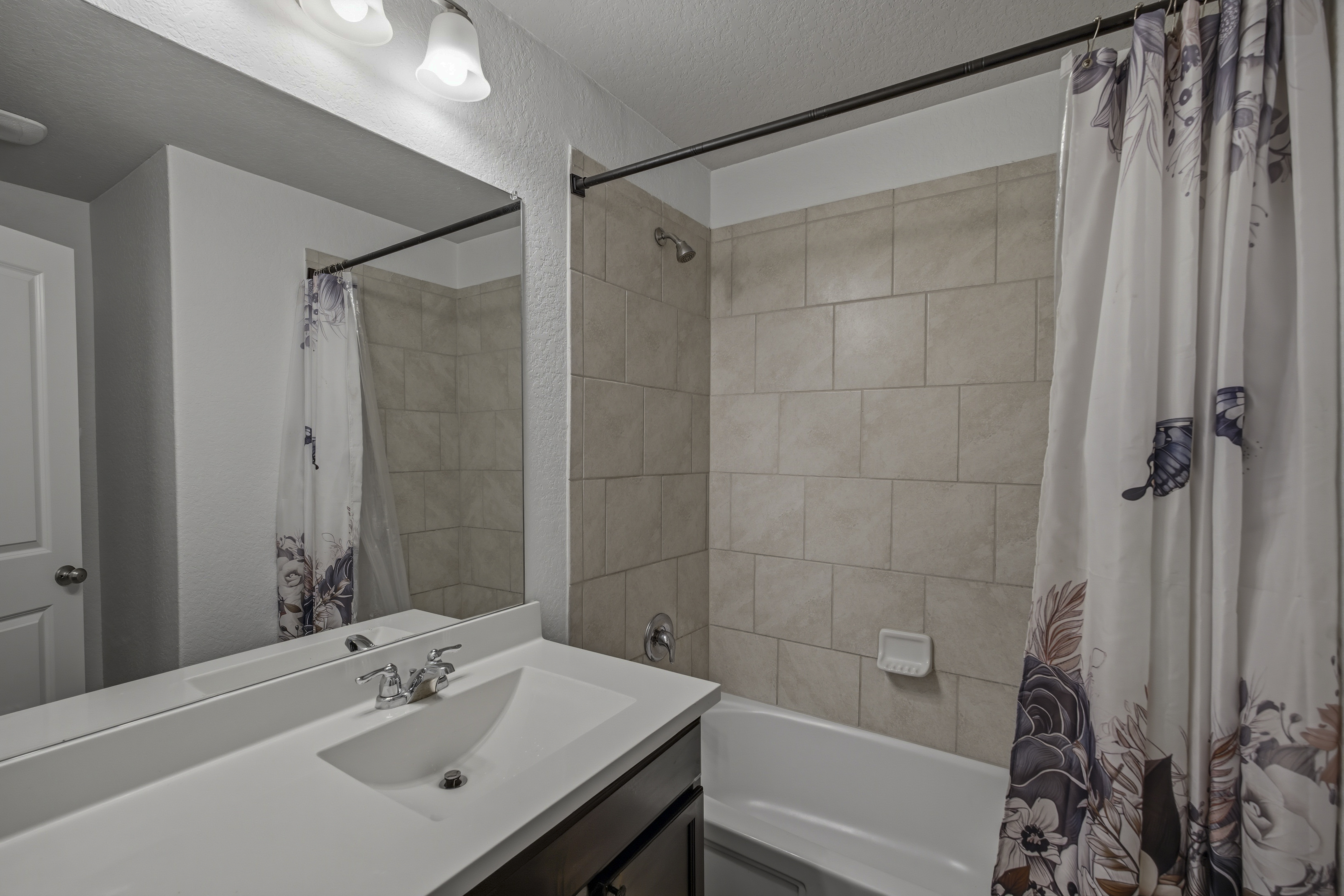  Beautifully Updated With Open Concept - 物件實景