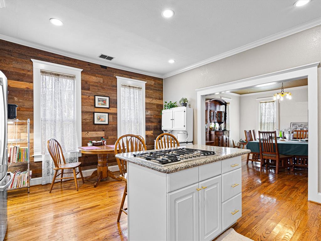 Waxahachie, Texas, 75165, United States, 5 Bedrooms Bedrooms, ,3 BathroomsBathrooms,Residential,For Sale,1983895