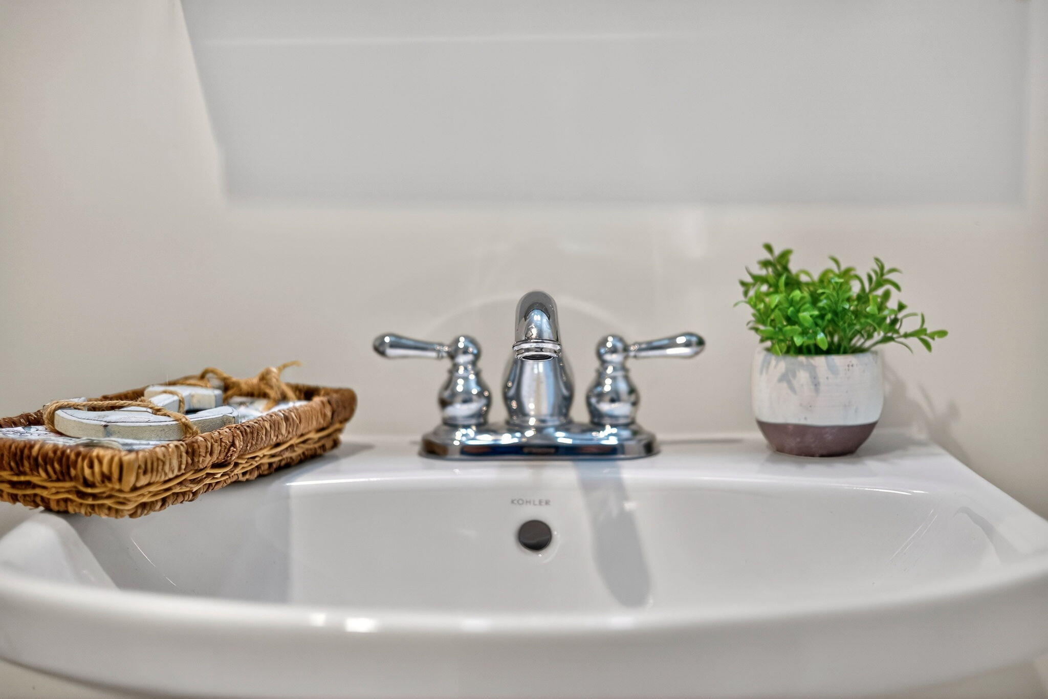  77 Roundhouse Road, Buzzards Bay, MA, 02532 - 物件實景