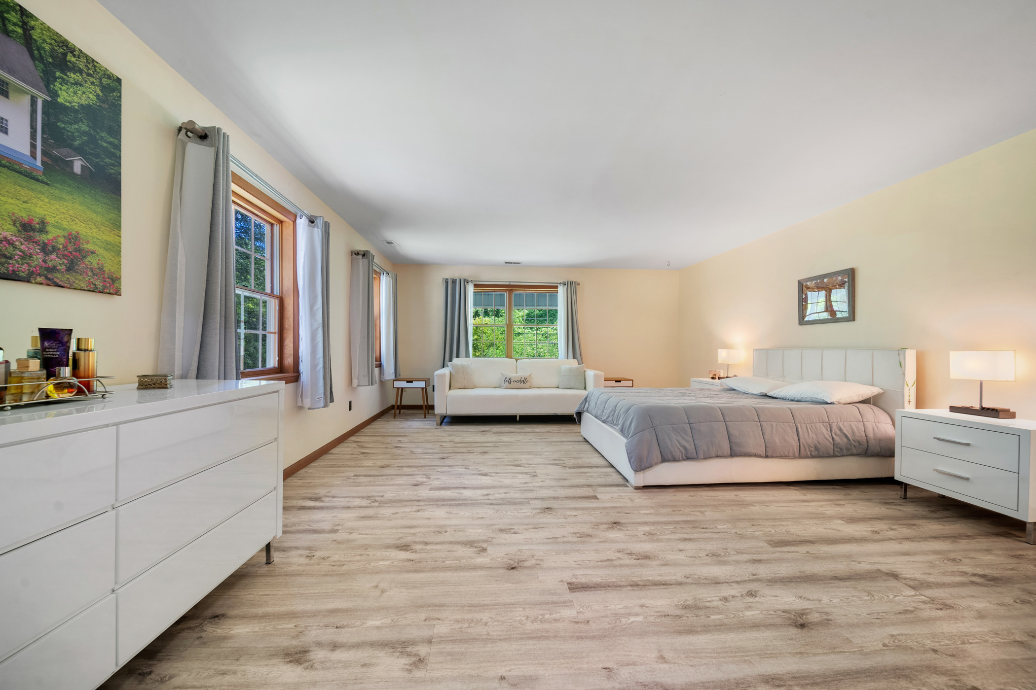 Gatlinburg, Tennessee, 37738, United States, 4 Bedrooms Bedrooms, ,3 BathroomsBathrooms,Residential,For Sale,1974957