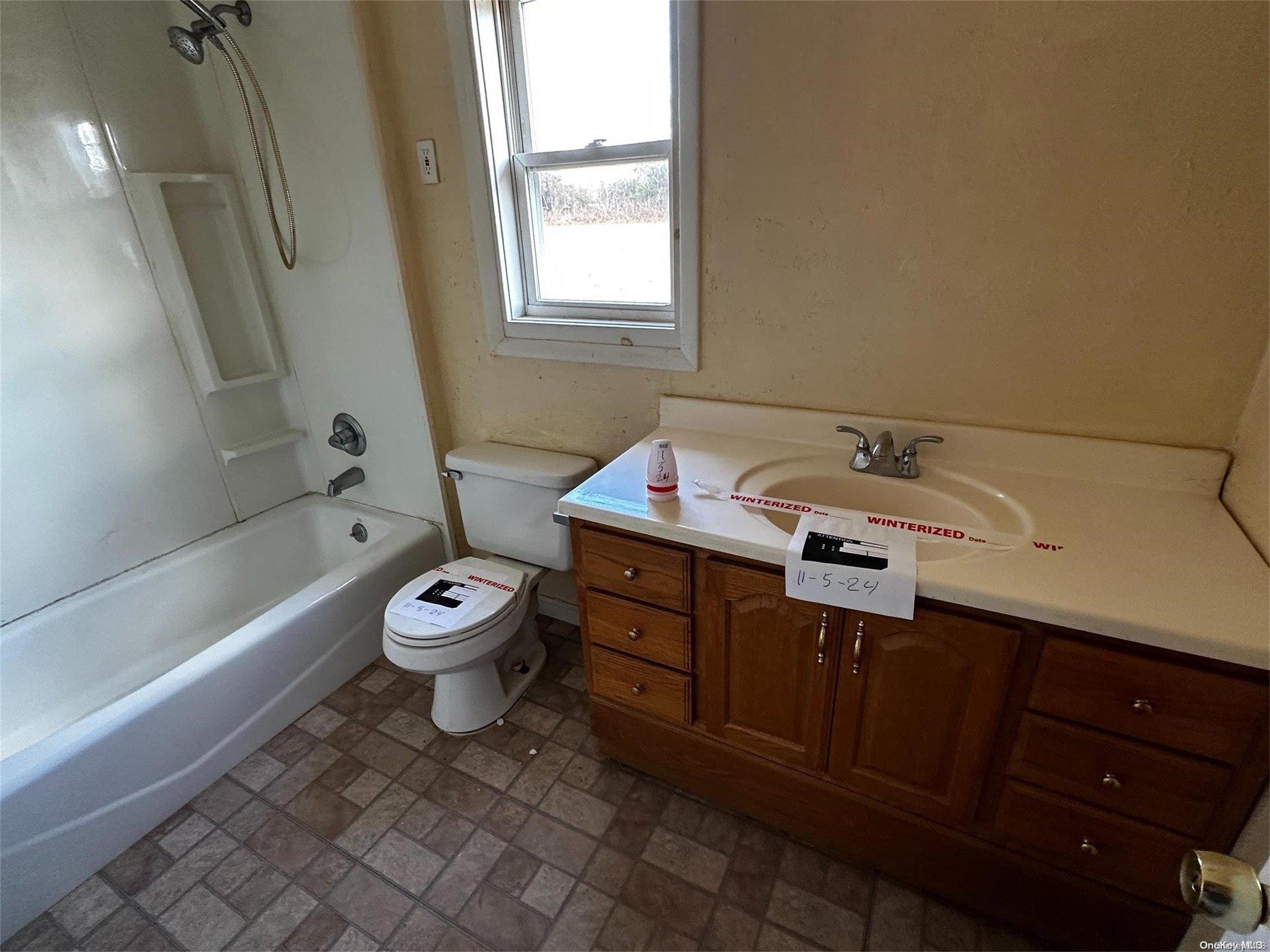 Calverton, New York, 11933, United States, 2 Bedrooms Bedrooms, ,2 BathroomsBathrooms,Residential,For Sale,1874929