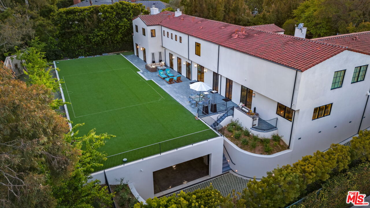 Los Angeles, California, 90077, United States, 5 Bedrooms Bedrooms, ,7 BathroomsBathrooms,Residential,For Sale,1768460