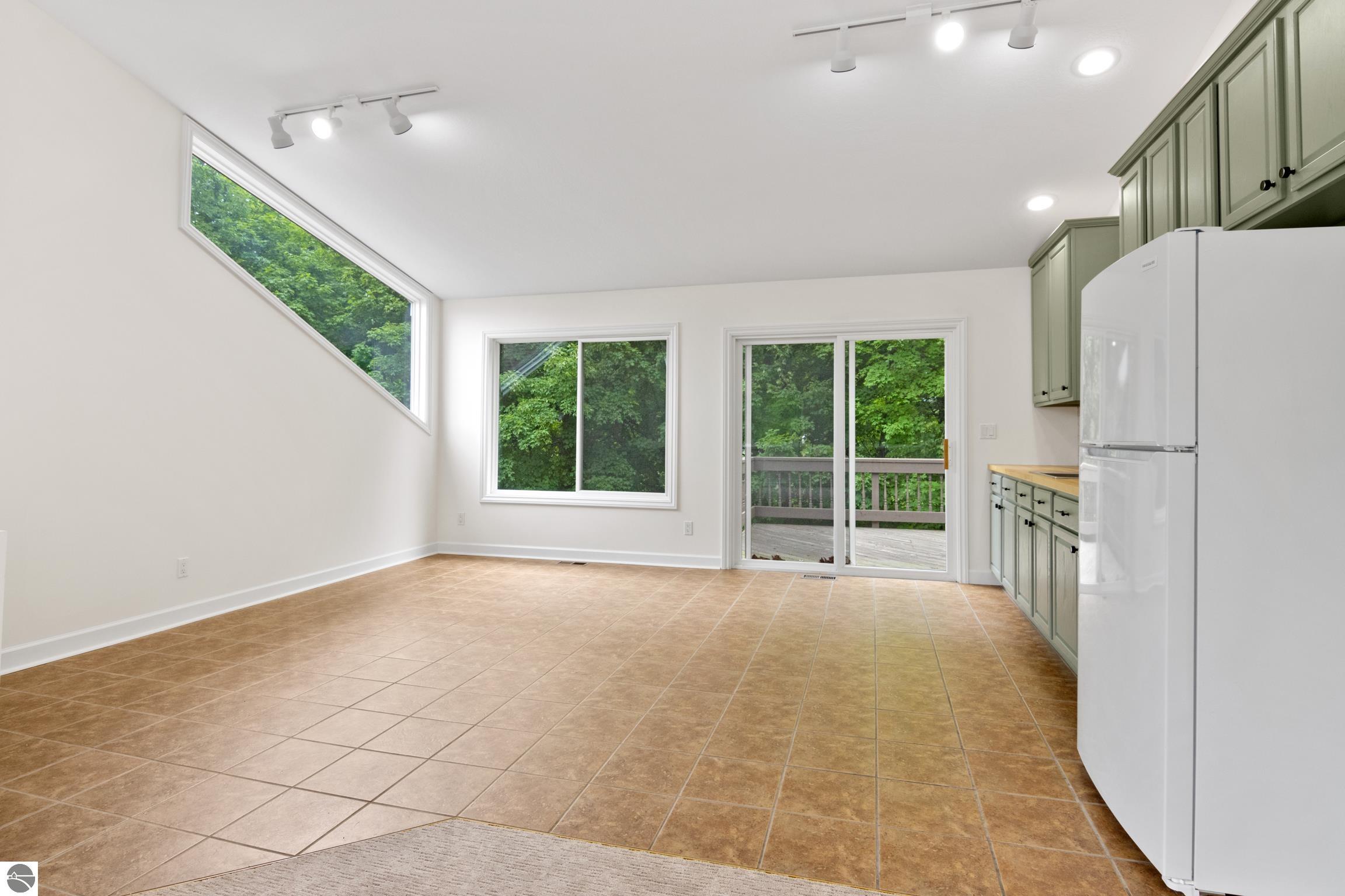 Traverse City, Michigan, 49696, United States, 4 Bedrooms Bedrooms, ,2 BathroomsBathrooms,Residential,For Sale,1878448