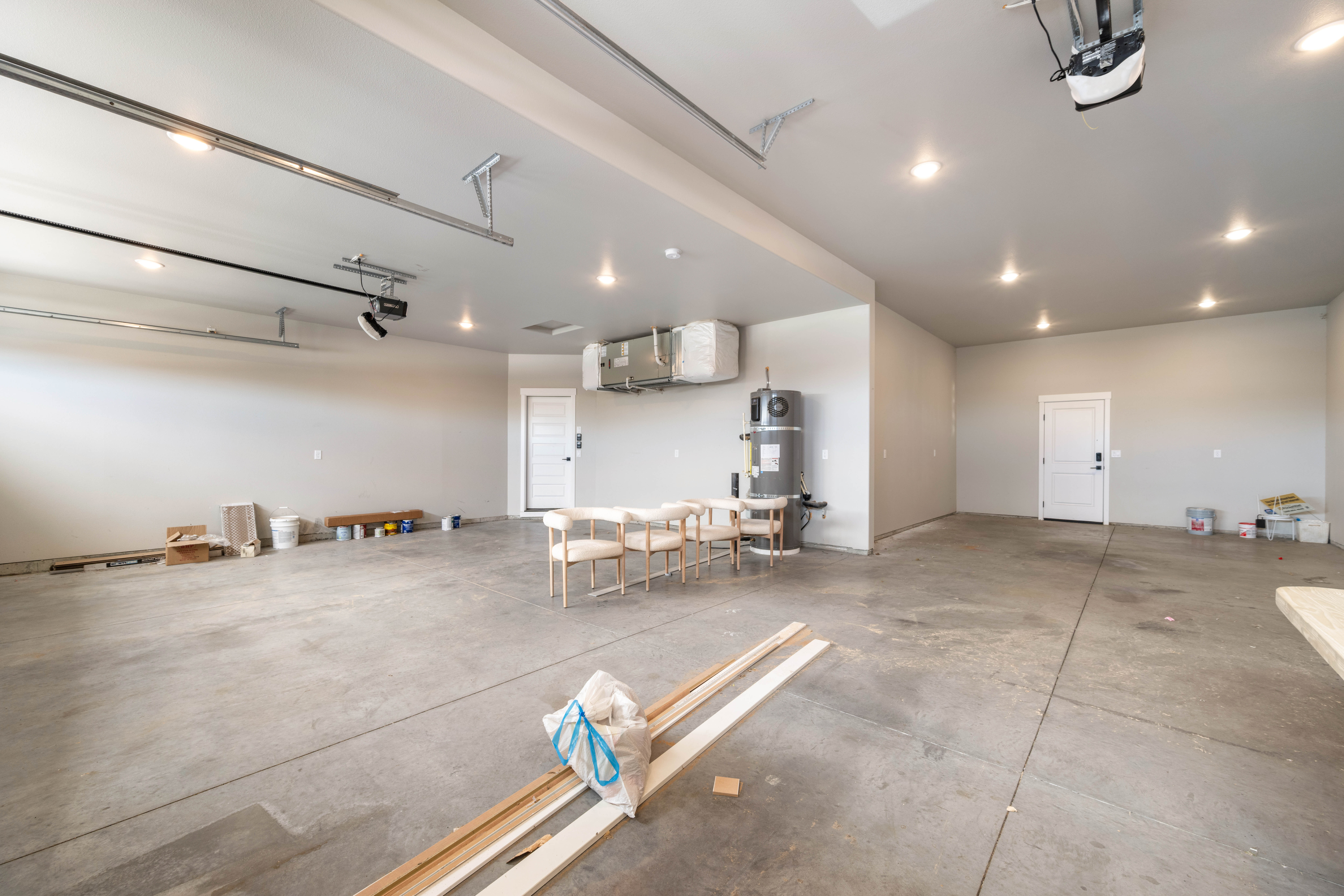  Like New, Fully Fenced, Corner Lot & 4-Car Garage - 物件實景