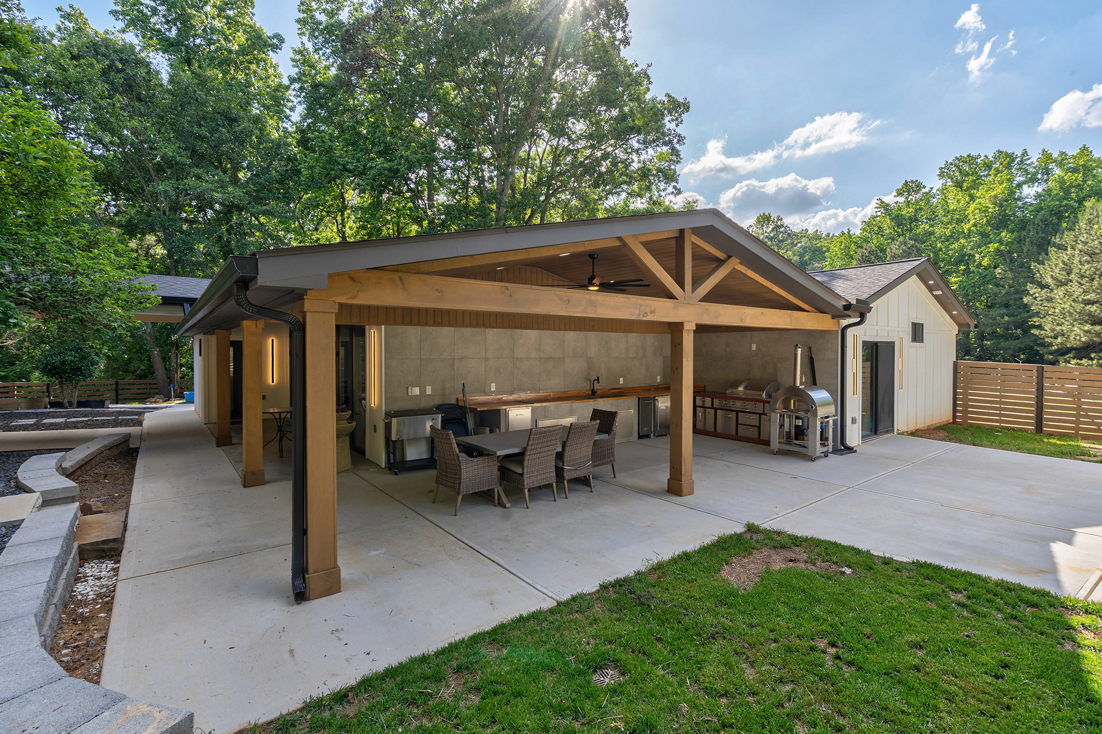  Fully Renovated Estate Blends Luxury, Flexibility & Resort-Style Living - 物件實景