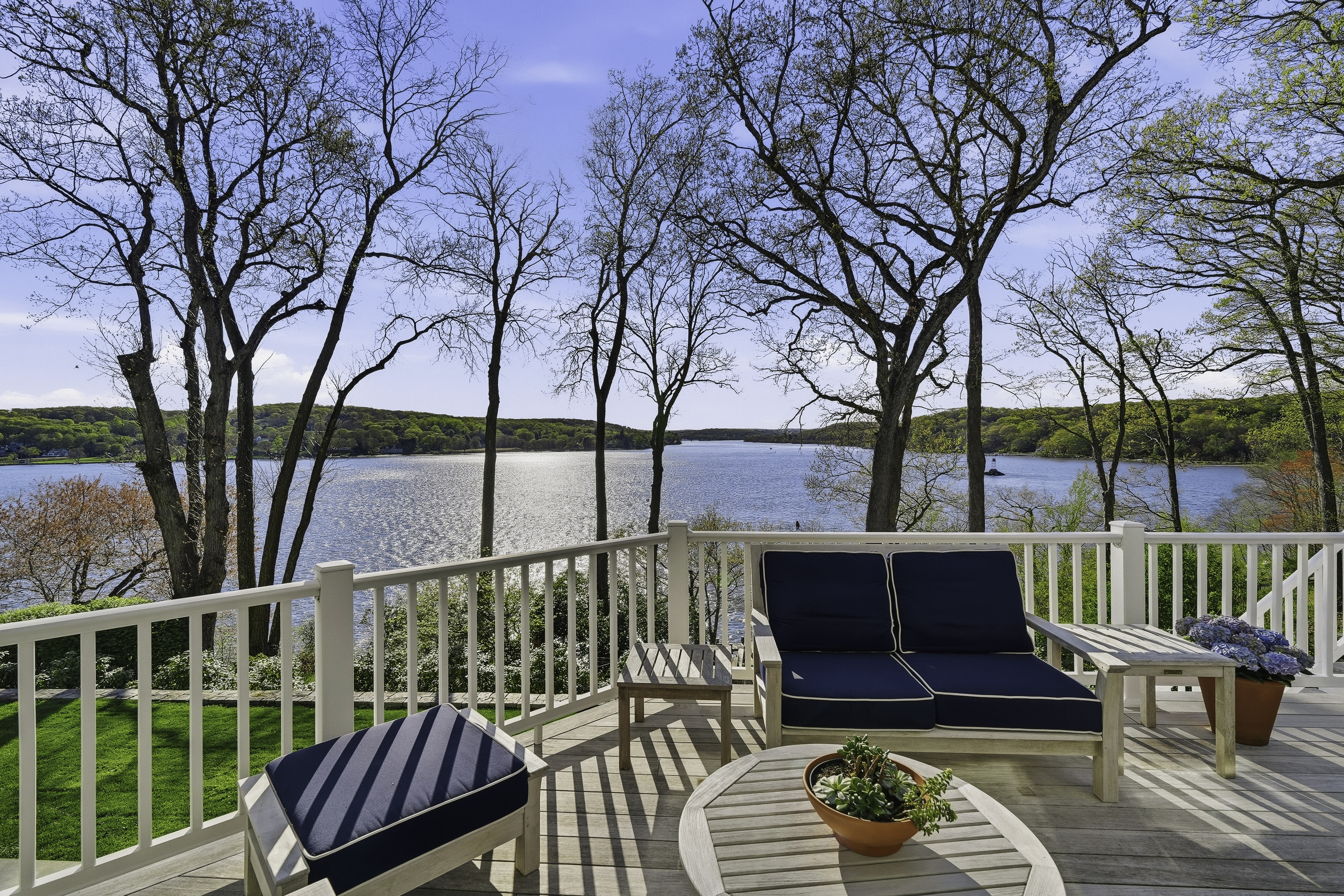  Extraordinary Waterfront Compound Offers Luxury Coastal Living - 物件實景