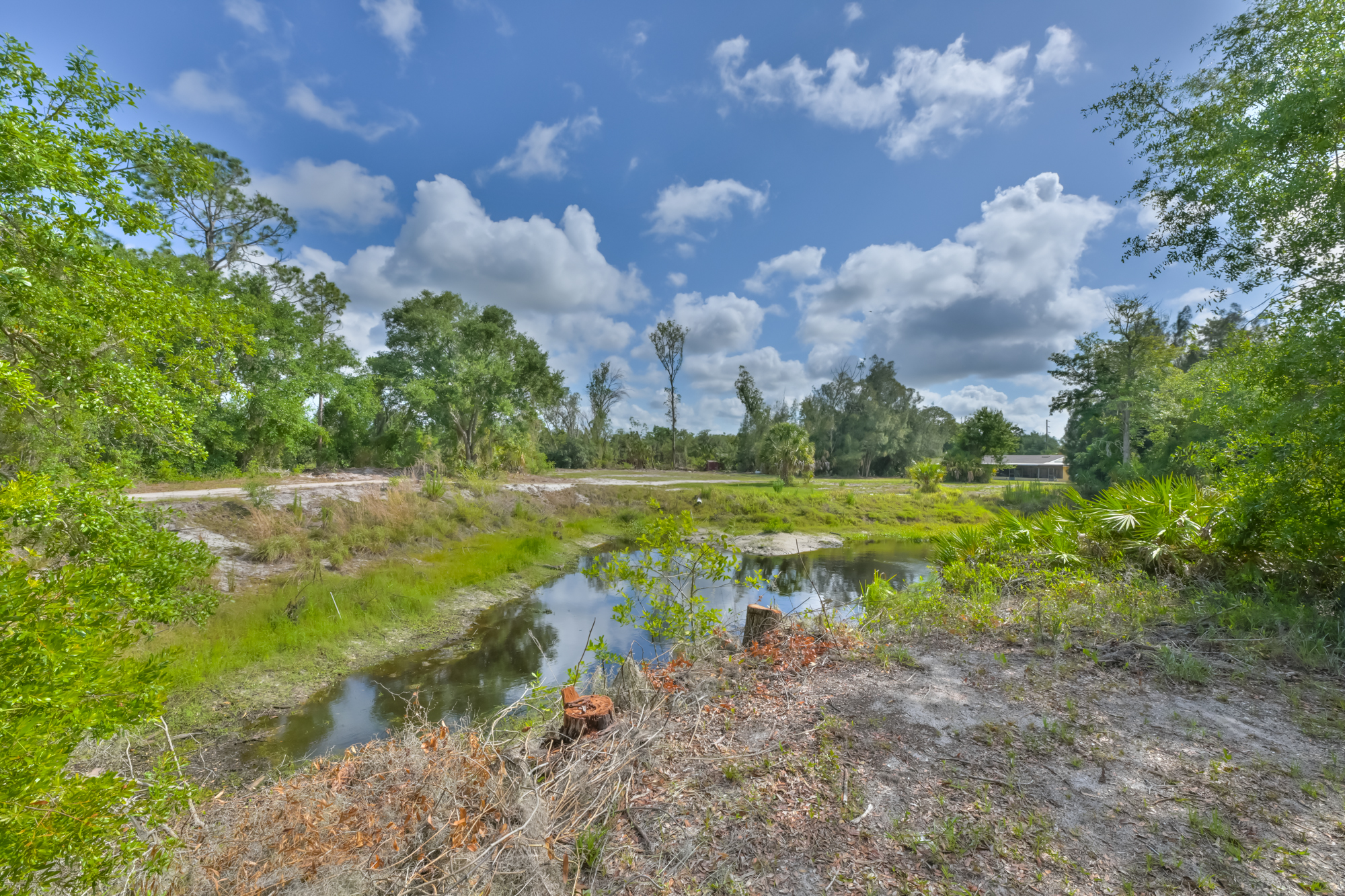Wimauma, Florida, 33598, United States, 3 Bedrooms Bedrooms, ,2 BathroomsBathrooms,Residential,For Sale,2048380