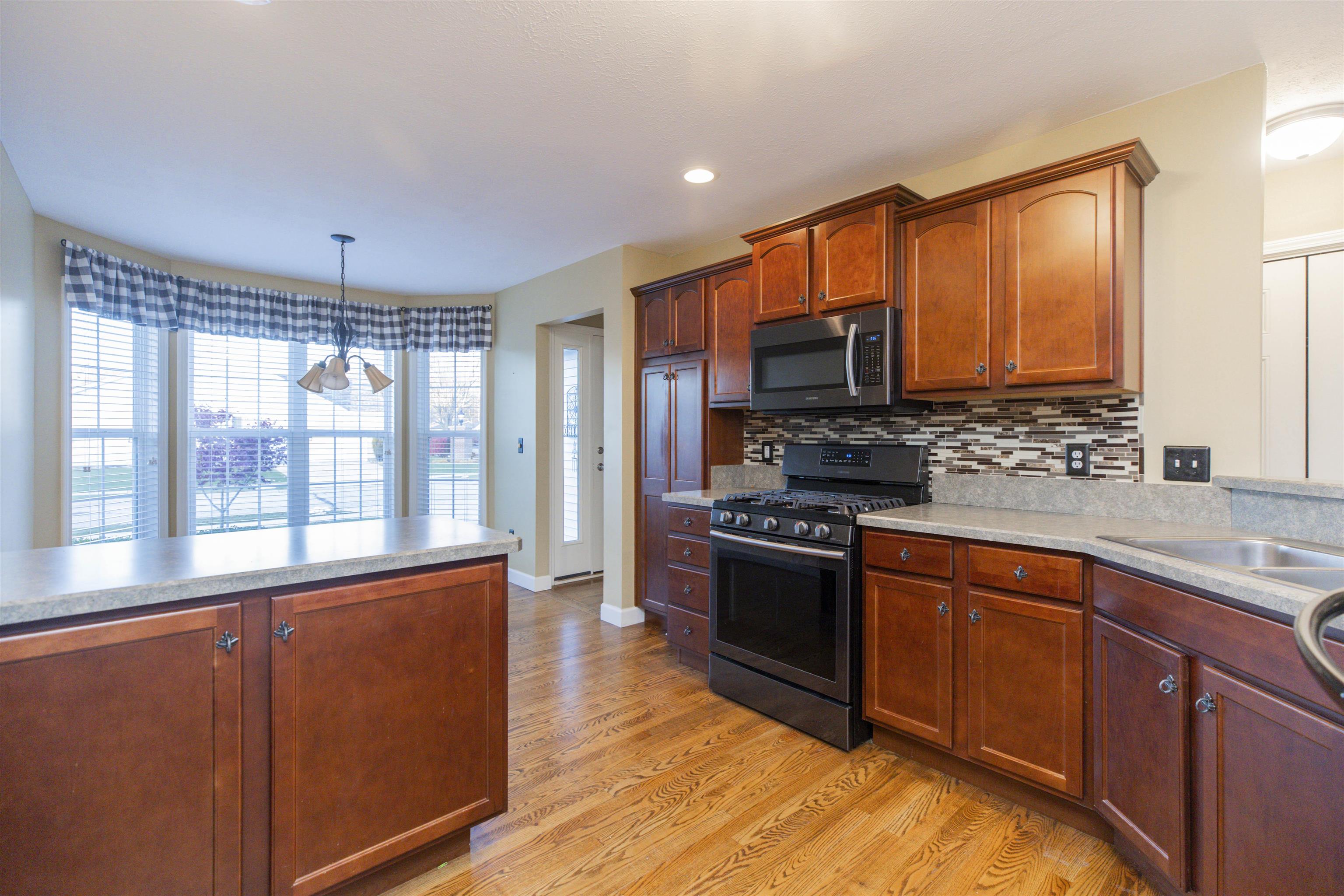 Livingston Bay Ct, Mishawaka, IN 46544 #1