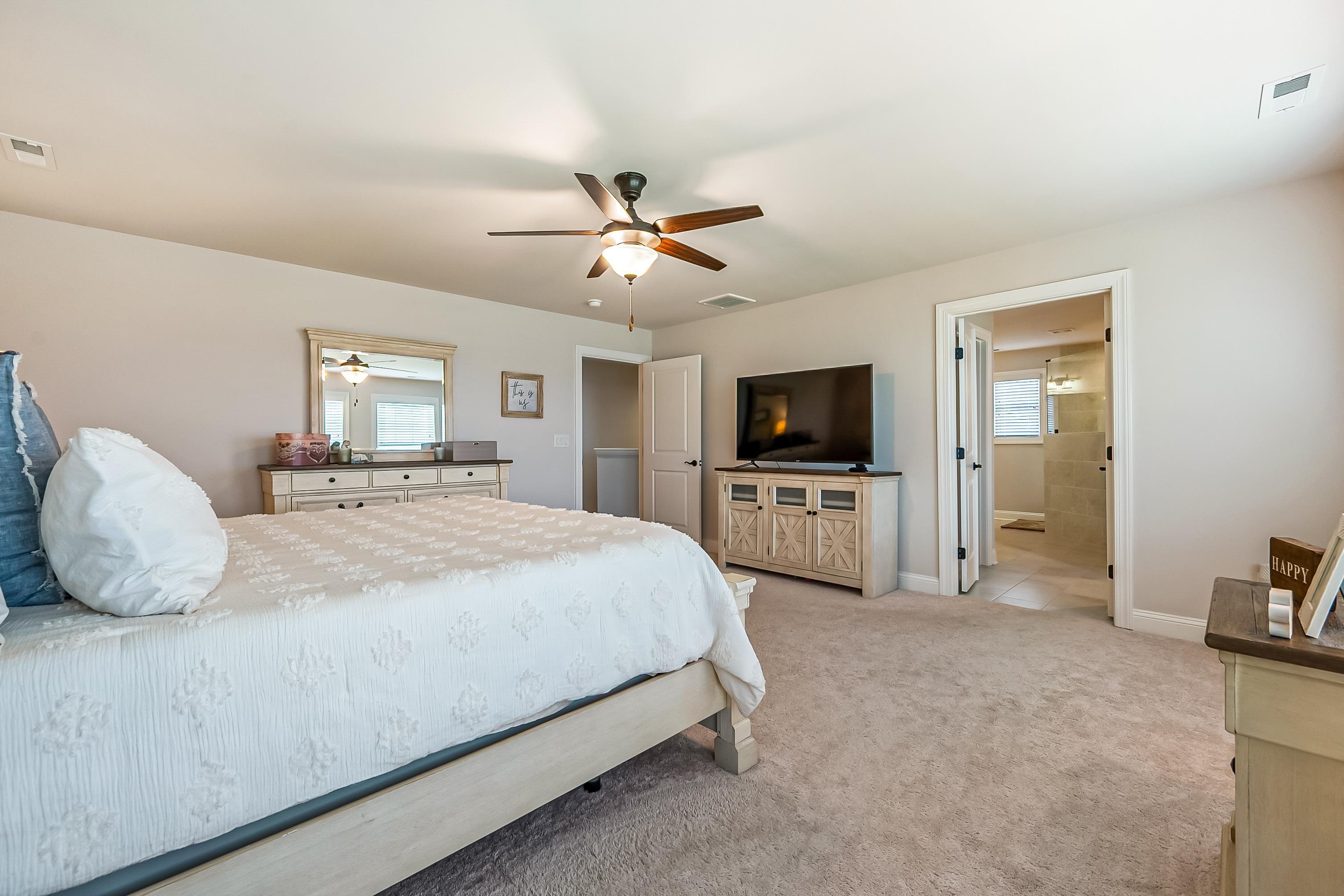 Christiansburg, Virginia, 24073, United States, 4 Bedrooms Bedrooms, ,5 BathroomsBathrooms,Residential,For Sale,1903895
