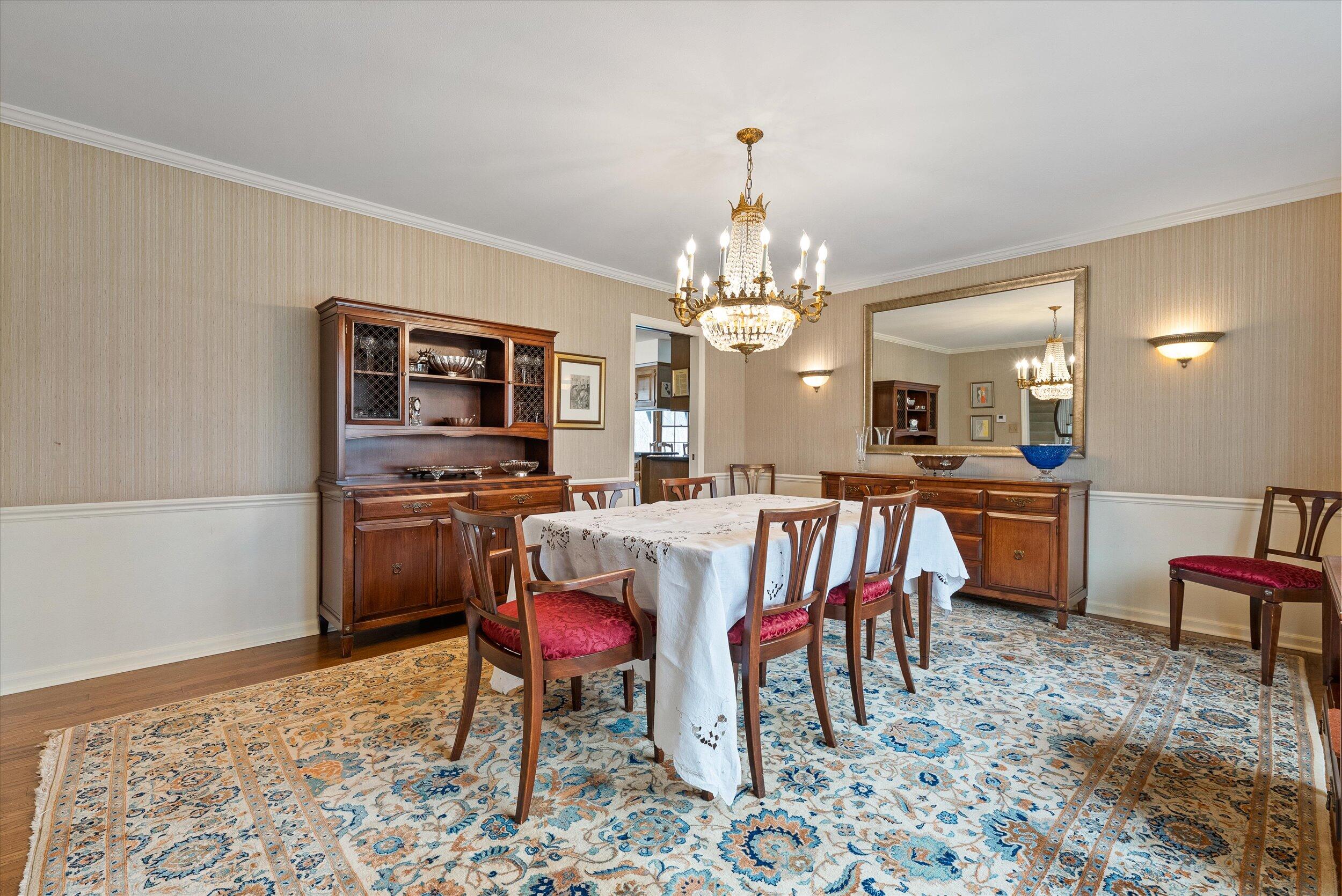 Mequon, Wisconsin, 53097, United States, 5 Bedrooms Bedrooms, ,5 BathroomsBathrooms,Residential,For Sale,1907648