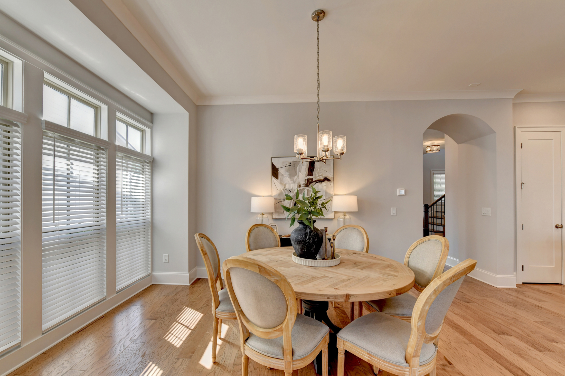  Thoughtfully Designed Milton Home Offers Low-maintenance Living - 物件實景