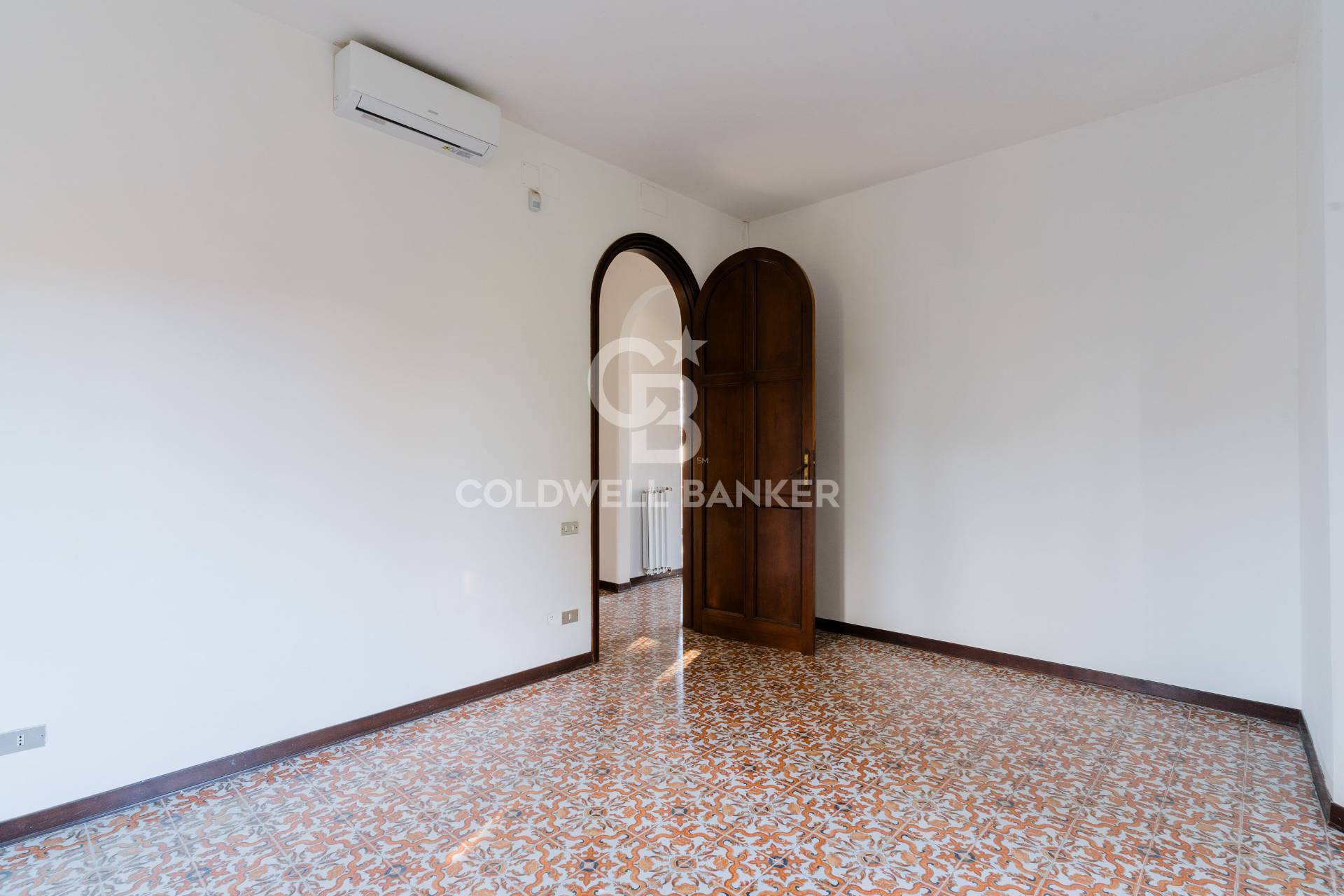 Bari, Bari, 70100, IT, 3 Bedrooms Bedrooms, ,3 BathroomsBathrooms,Residential,For Sale,1991647