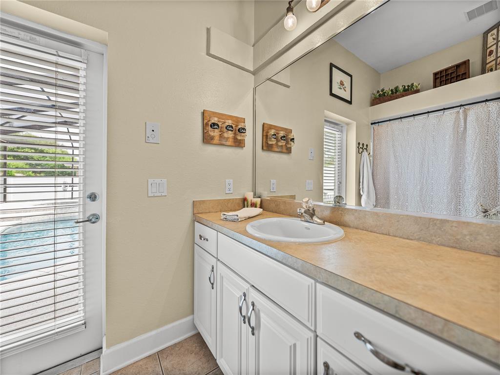 Lakeland, Florida, 33812, United States, 4 Bedrooms Bedrooms, ,3 BathroomsBathrooms,Residential,For Sale,1898596