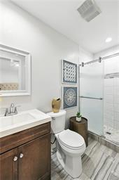 Paramount, California, 90723, United States, 4 Bedrooms Bedrooms, ,2 BathroomsBathrooms,Residential,For Sale,1935731