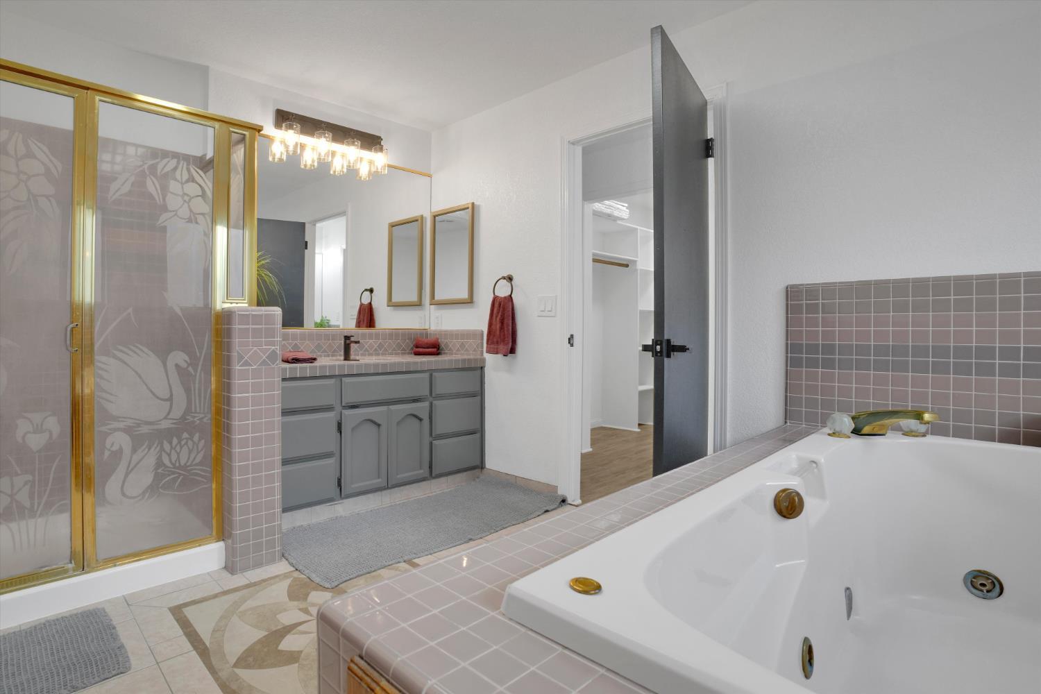 Turlock, California, 95382, United States, 4 Bedrooms Bedrooms, ,3 BathroomsBathrooms,Residential,For Sale,1975222