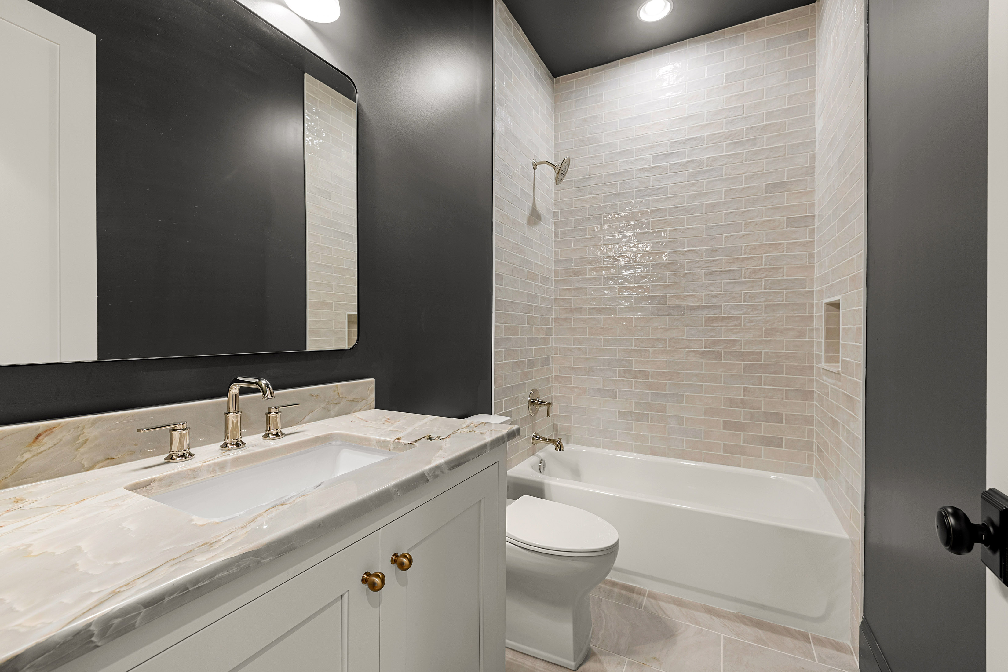  Beautiful New Construction With European Flair in Arbor Springs - 物件實景