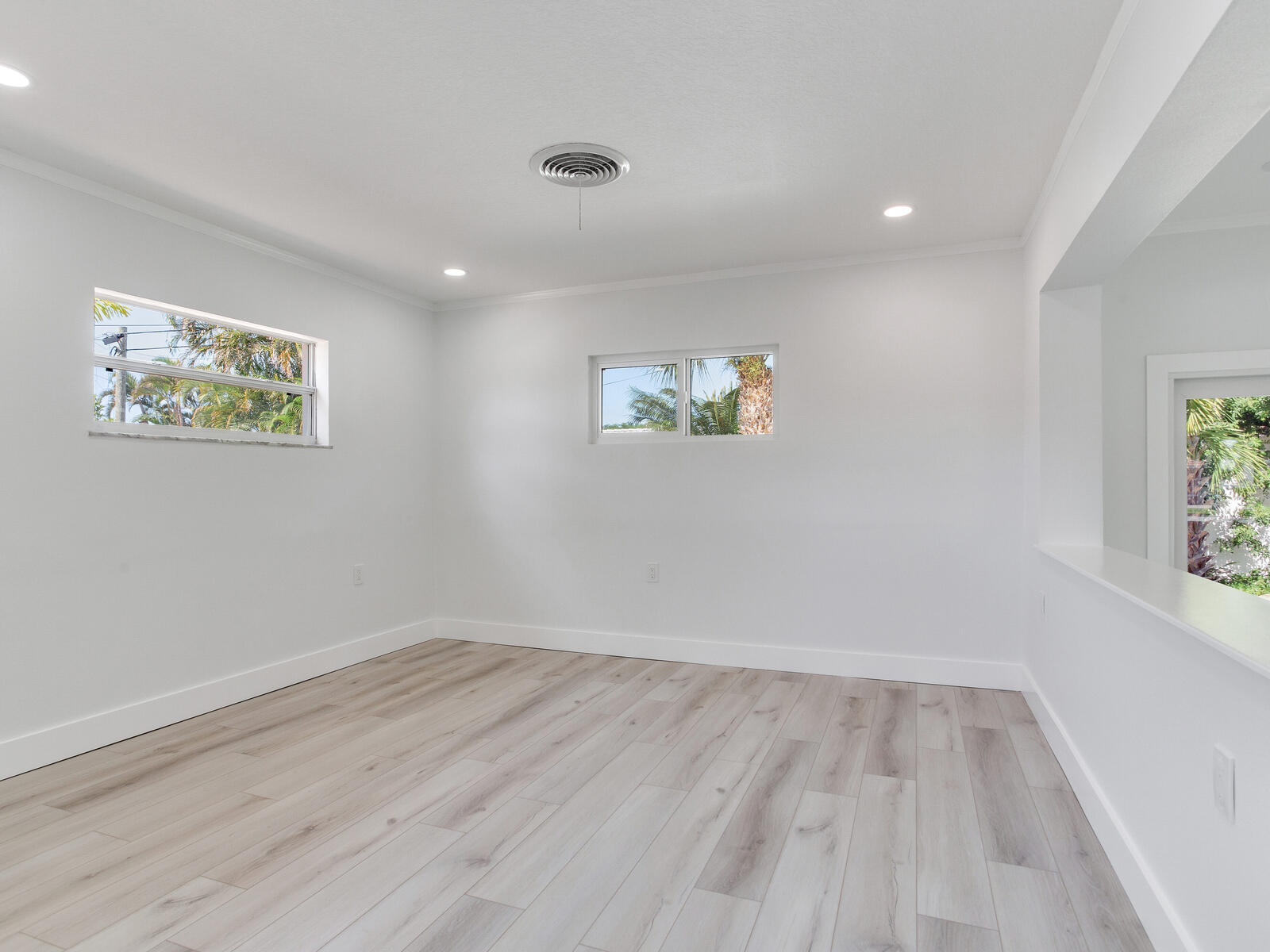 Treasure Island, Florida, 33706, United States, 3 Bedrooms Bedrooms, ,2 BathroomsBathrooms,Residential,For Sale,1981949