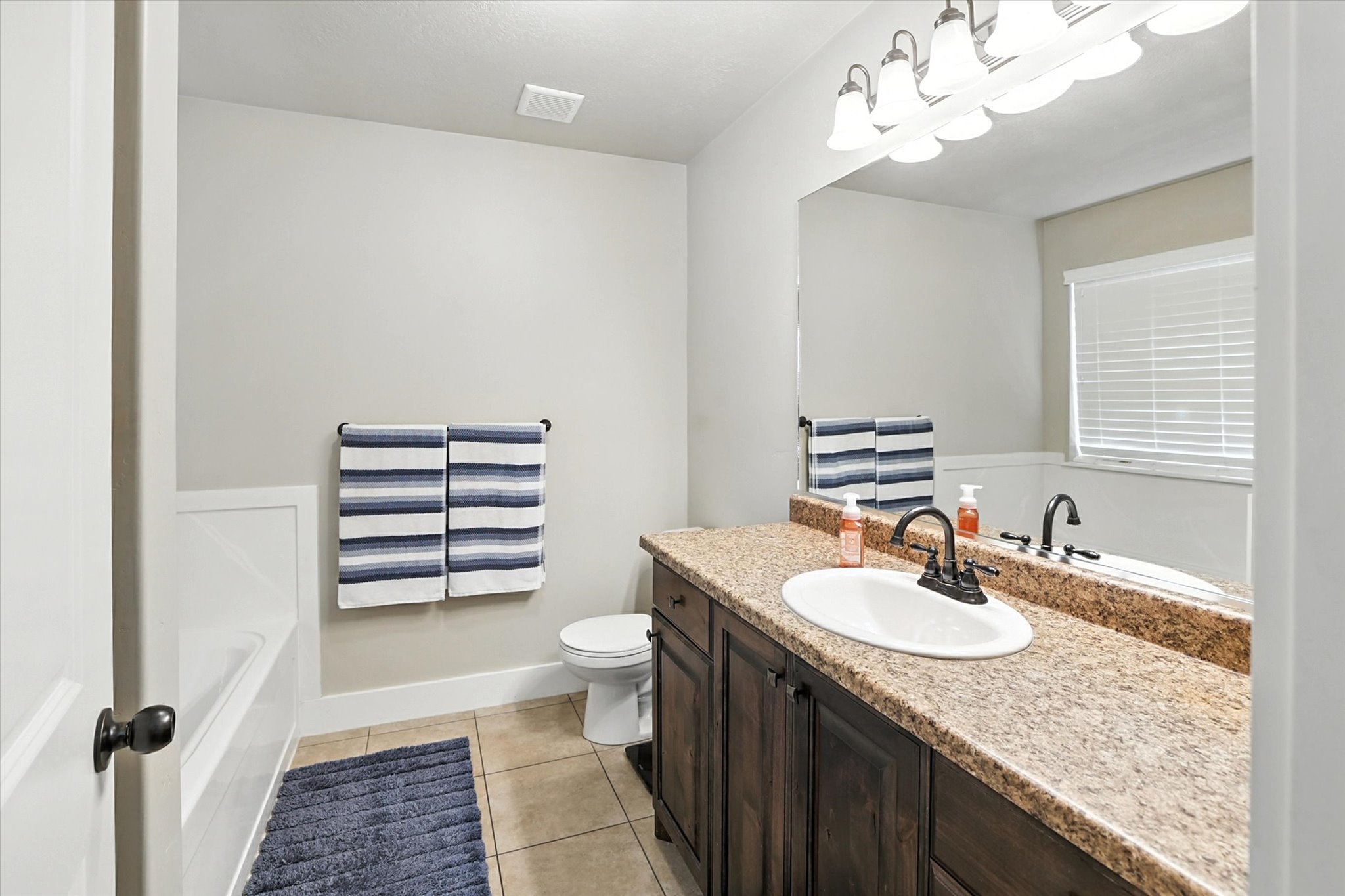 Perry, Utah, 84302, United States, 6 Bedrooms Bedrooms, ,3 BathroomsBathrooms,Residential,For Sale,1903790